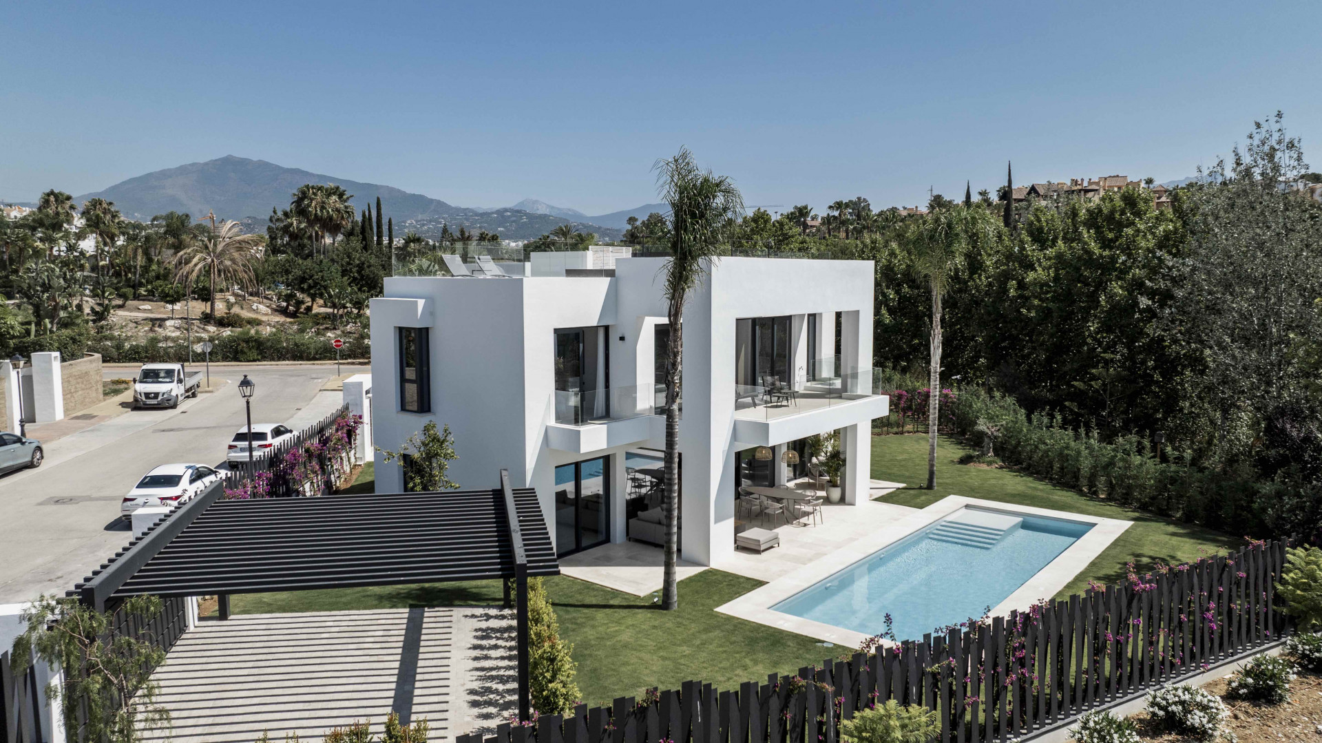 Two modern luxury villas next to El Campanario Golf in Benahavis