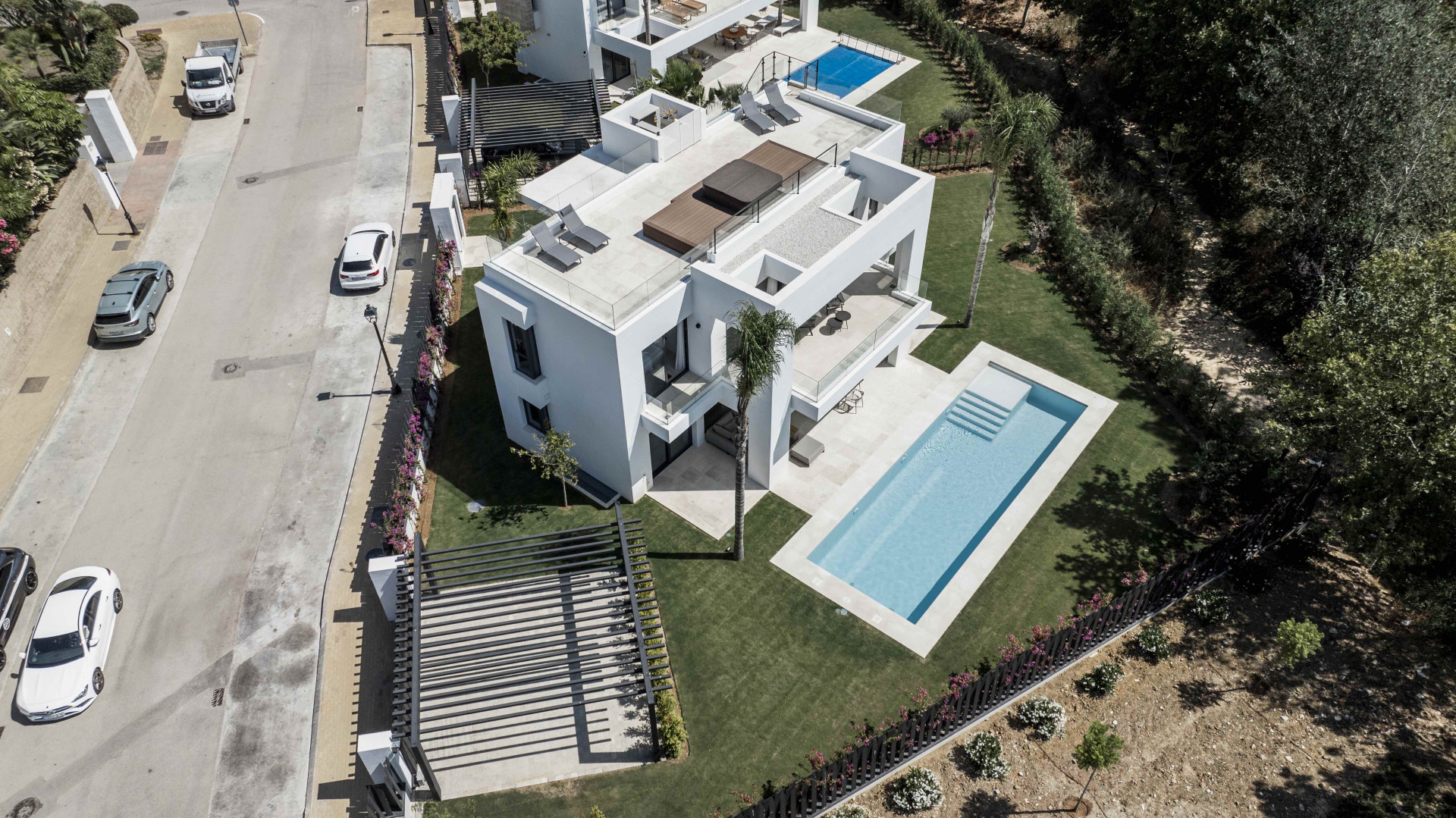 Two modern luxury villas next to El Campanario Golf in Benahavis