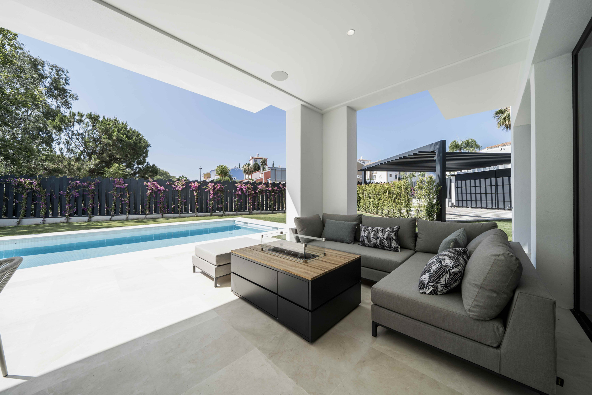 Two modern luxury villas next to El Campanario Golf in Benahavis