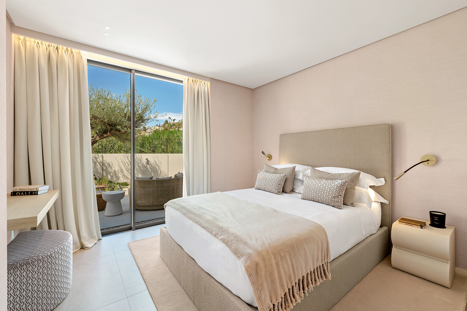 Moderne frontline golf villa in Los Naranjos, Nueva Andalucía in Nueva Andalucia