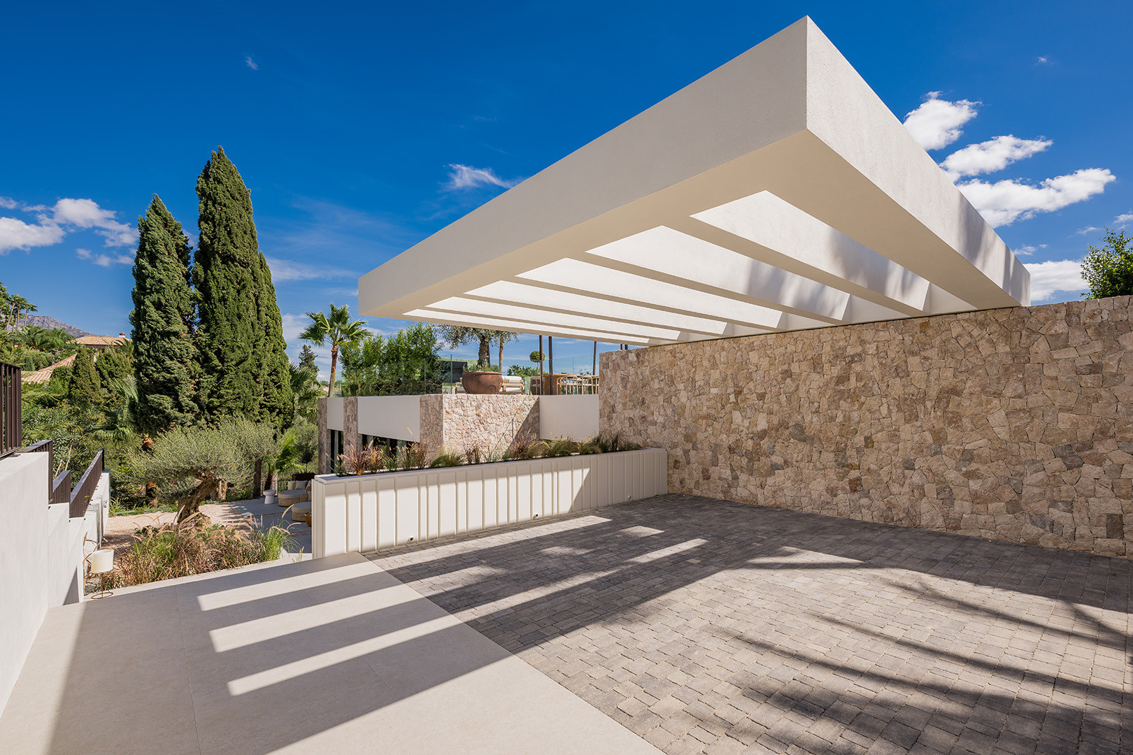 Moderne frontline golf villa in Los Naranjos, Nueva Andalucía in Nueva Andalucia