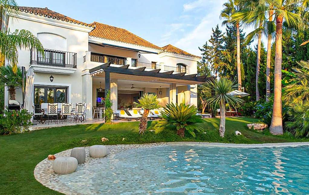 Belle villa de 7 chambres à Aloha au coeur de Nueva Andalucía à Nueva Andalucia