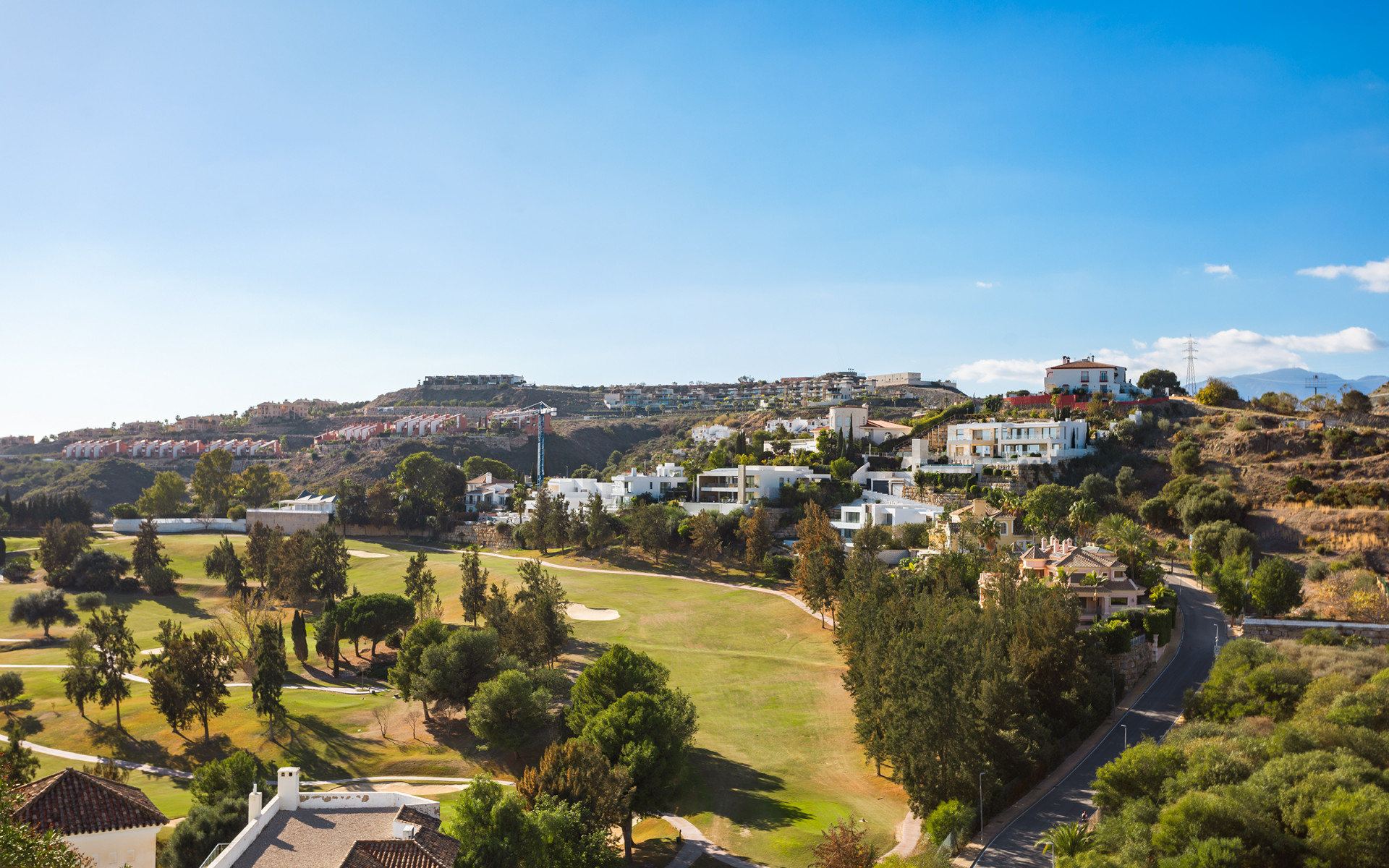 Nieuwe moderne villa met golf views in La Alquería in Benahavis