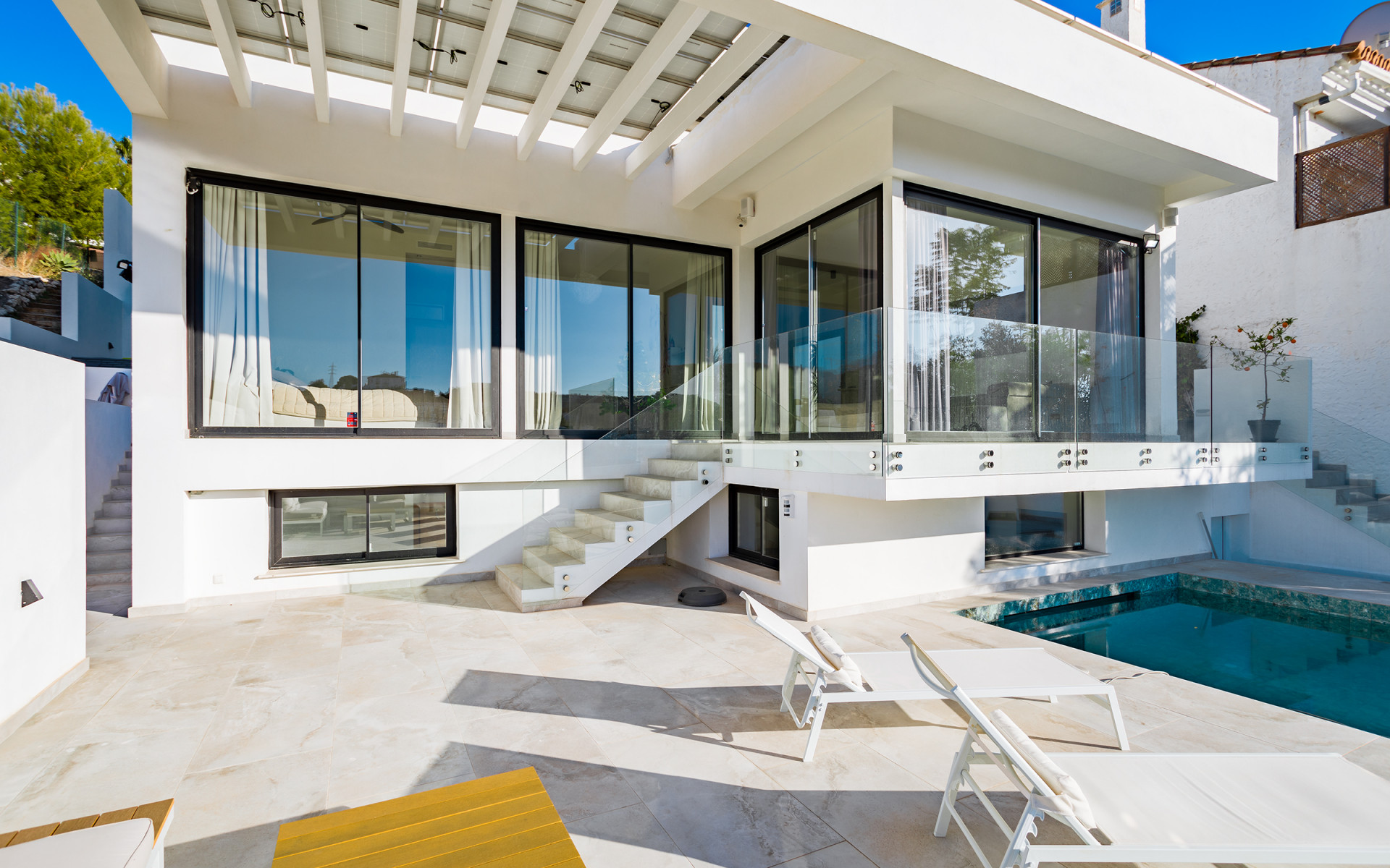 Nieuwe moderne villa met golf views in La Alquería in Benahavis