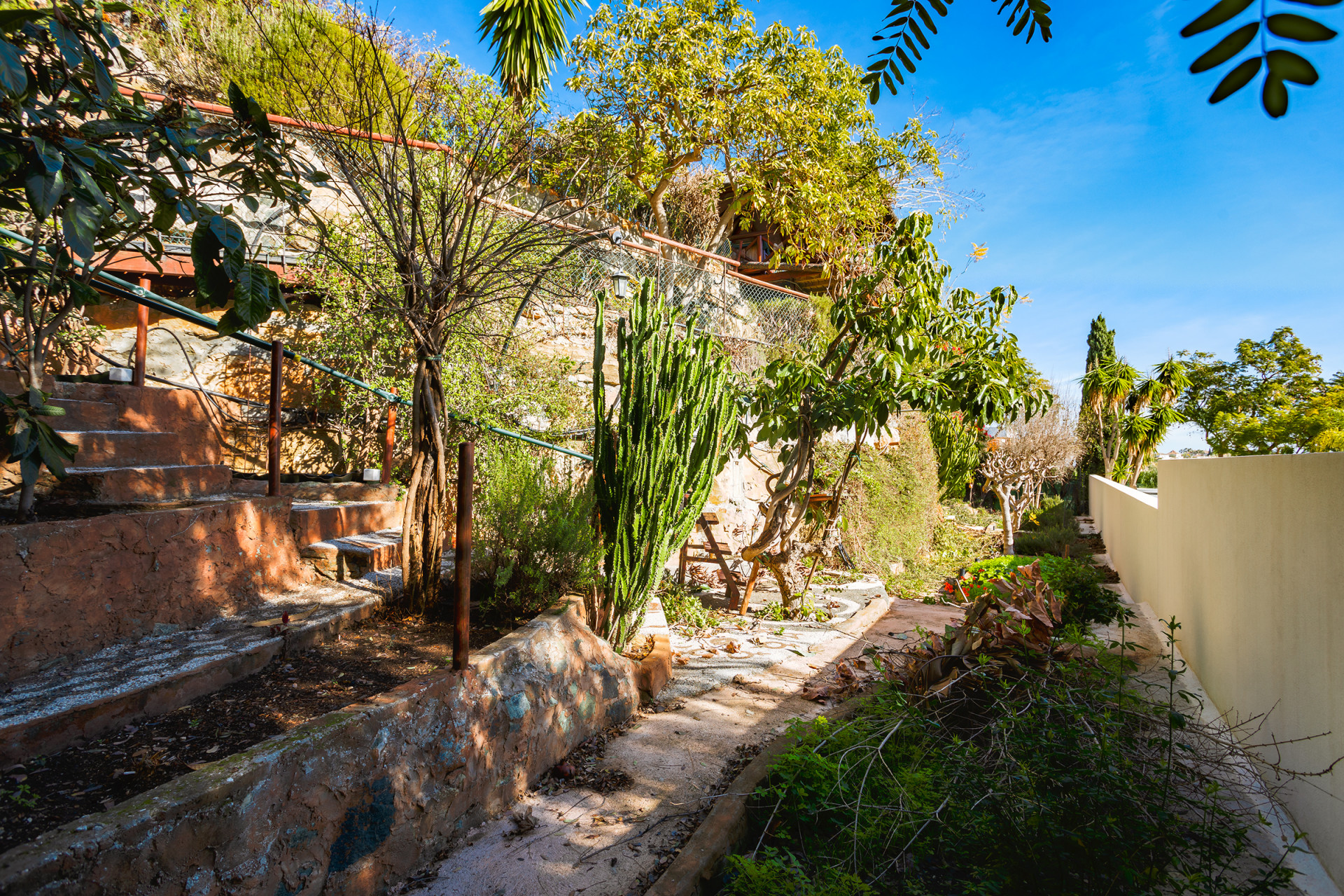 Traditionele villa in Andalusische stijl met uitzicht op zee in Los Flamingos in Benahavis