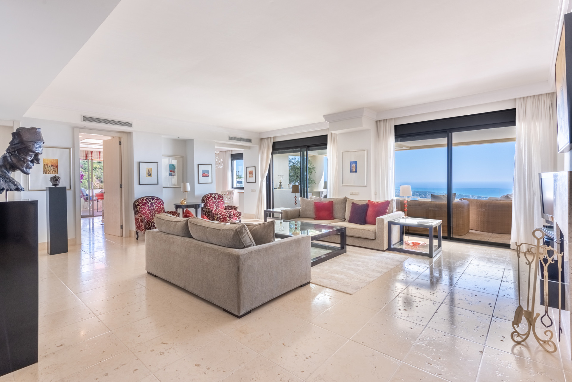 duplex penthouse met panoramische zicht op de Mediterraneaanse zee in Los Monteros Hill Club in Marbella Este