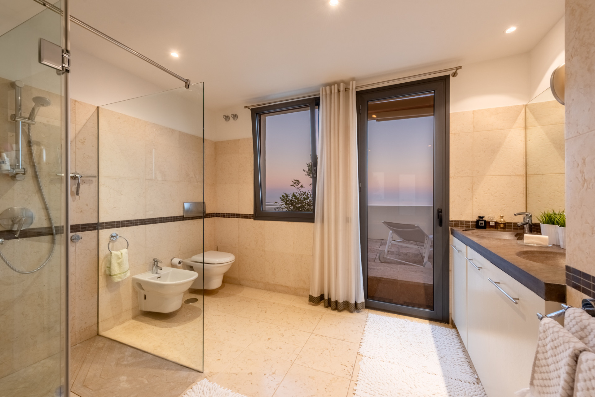 Atico dúplex con vistas panorámicas al mar Mediterráneo en Los Monteros Hill Club en Marbella Este