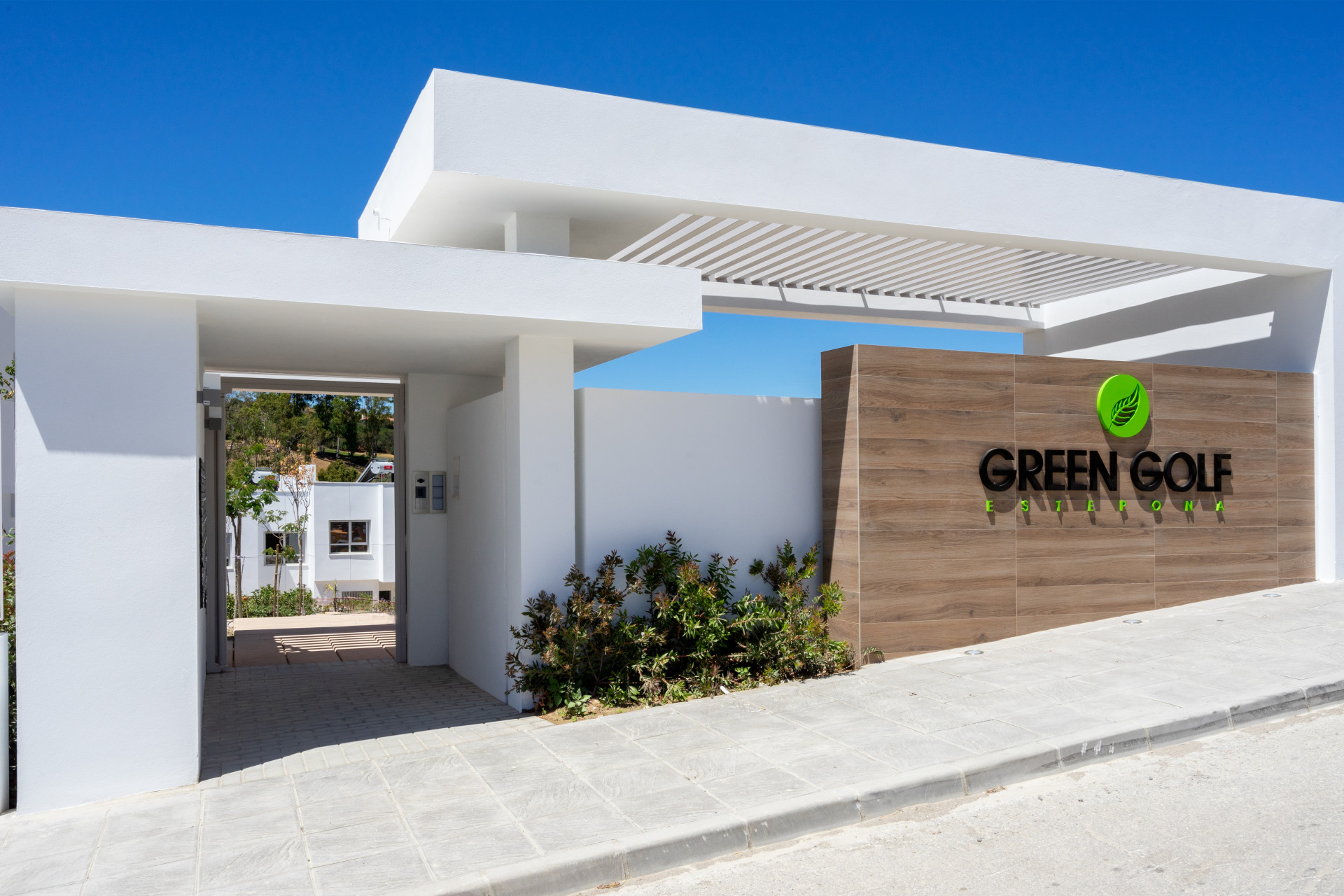 GREEN GOLF: изысканные таунхаусы в Эстепона Гольф в Estepona