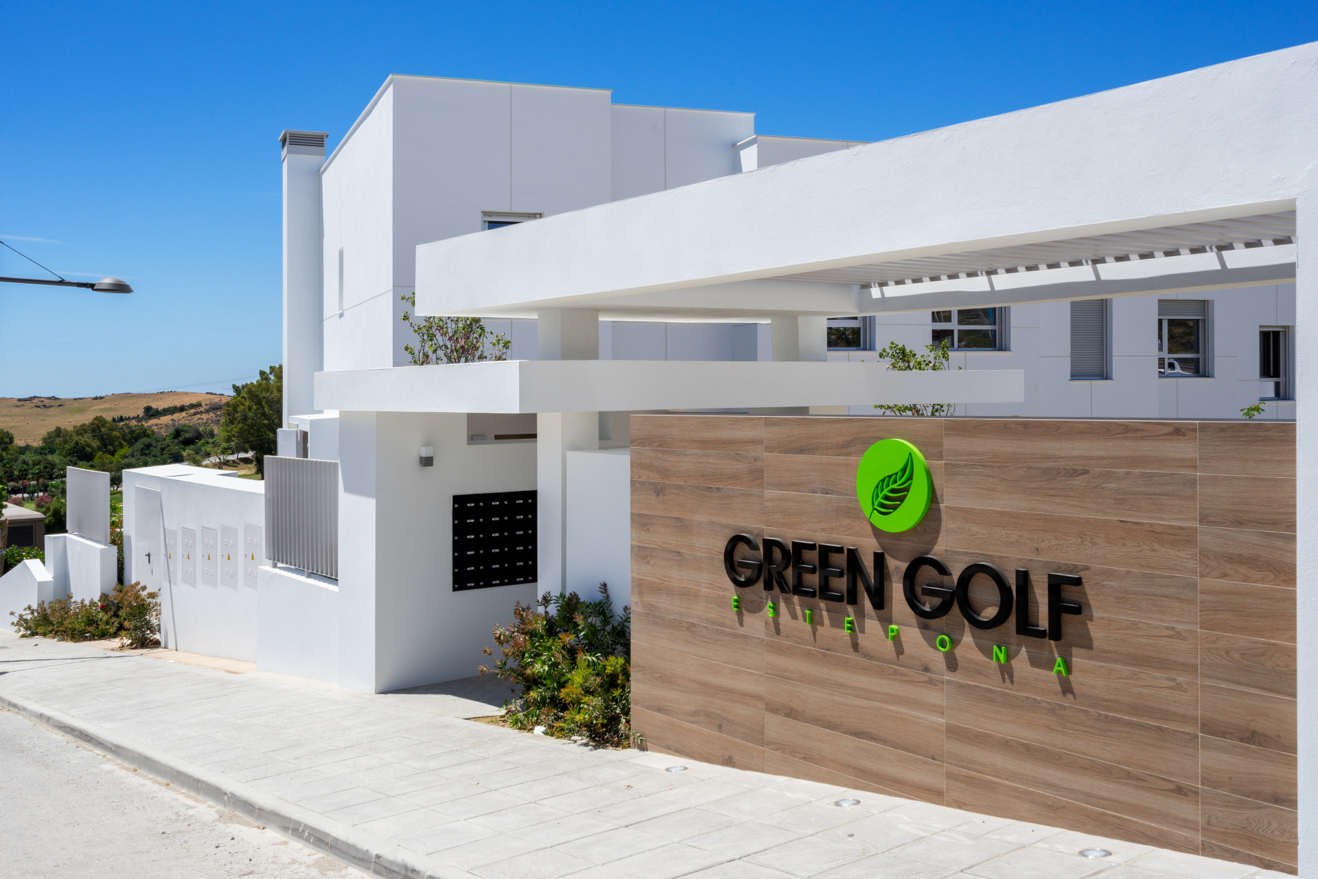 GREEN GOLF: изысканные таунхаусы в Эстепона Гольф в Estepona