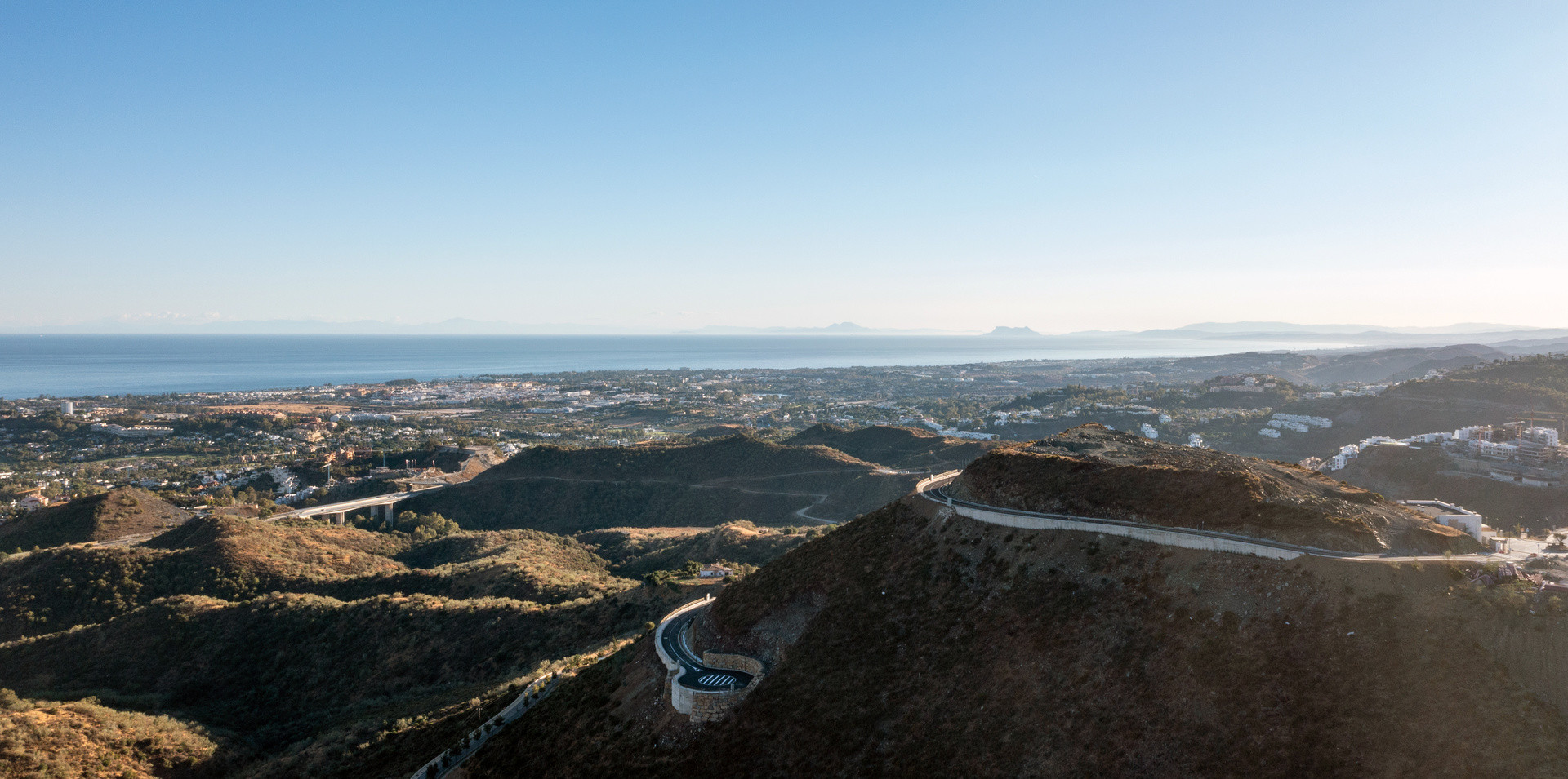 ENEBROS, penthouse de lujo con vistas al mar en Benahavis