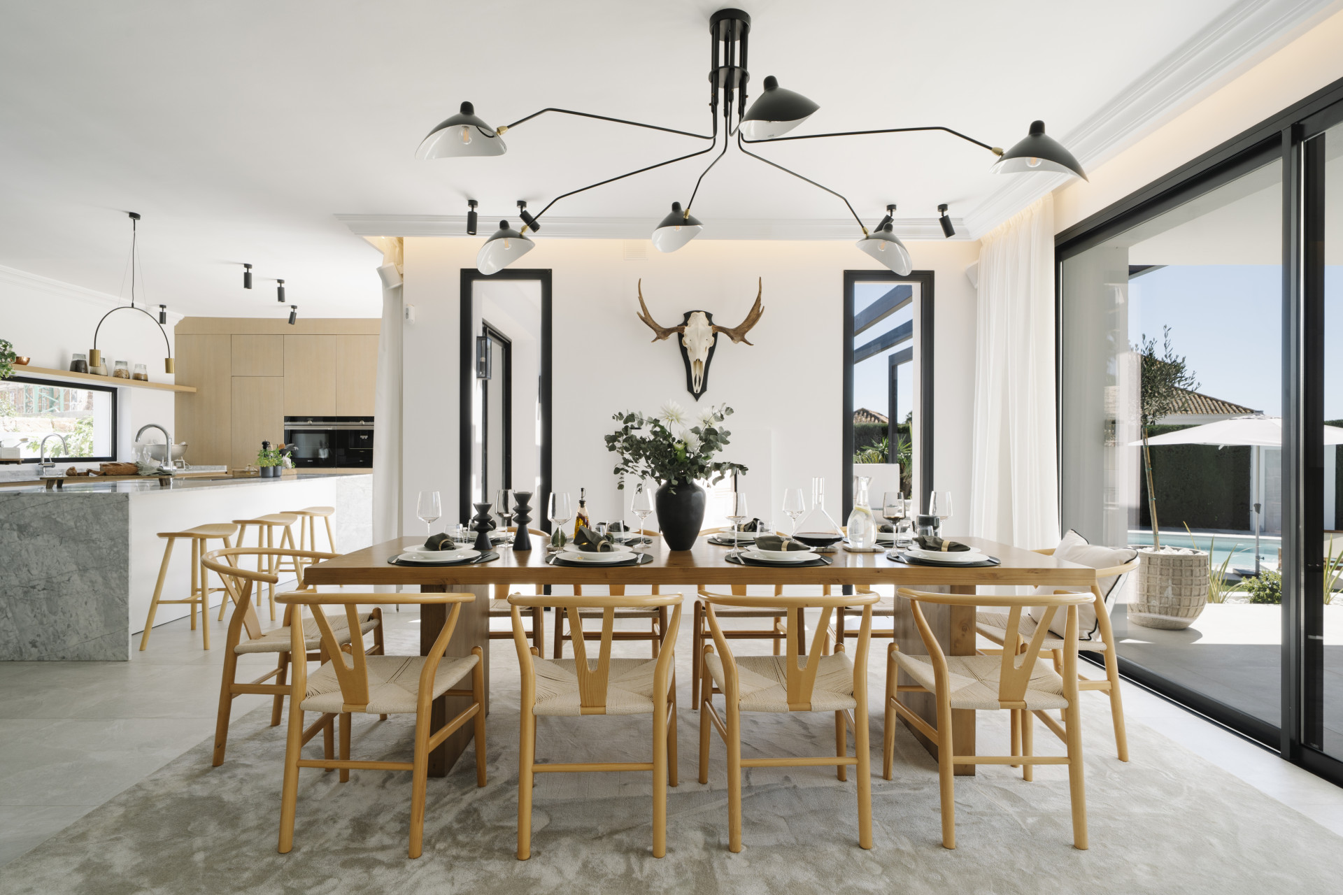 Gezinsvriendelijke villa met 5 slaapkamers in Nueva Andalucía met uitzicht op de golfbaan in Nueva Andalucia