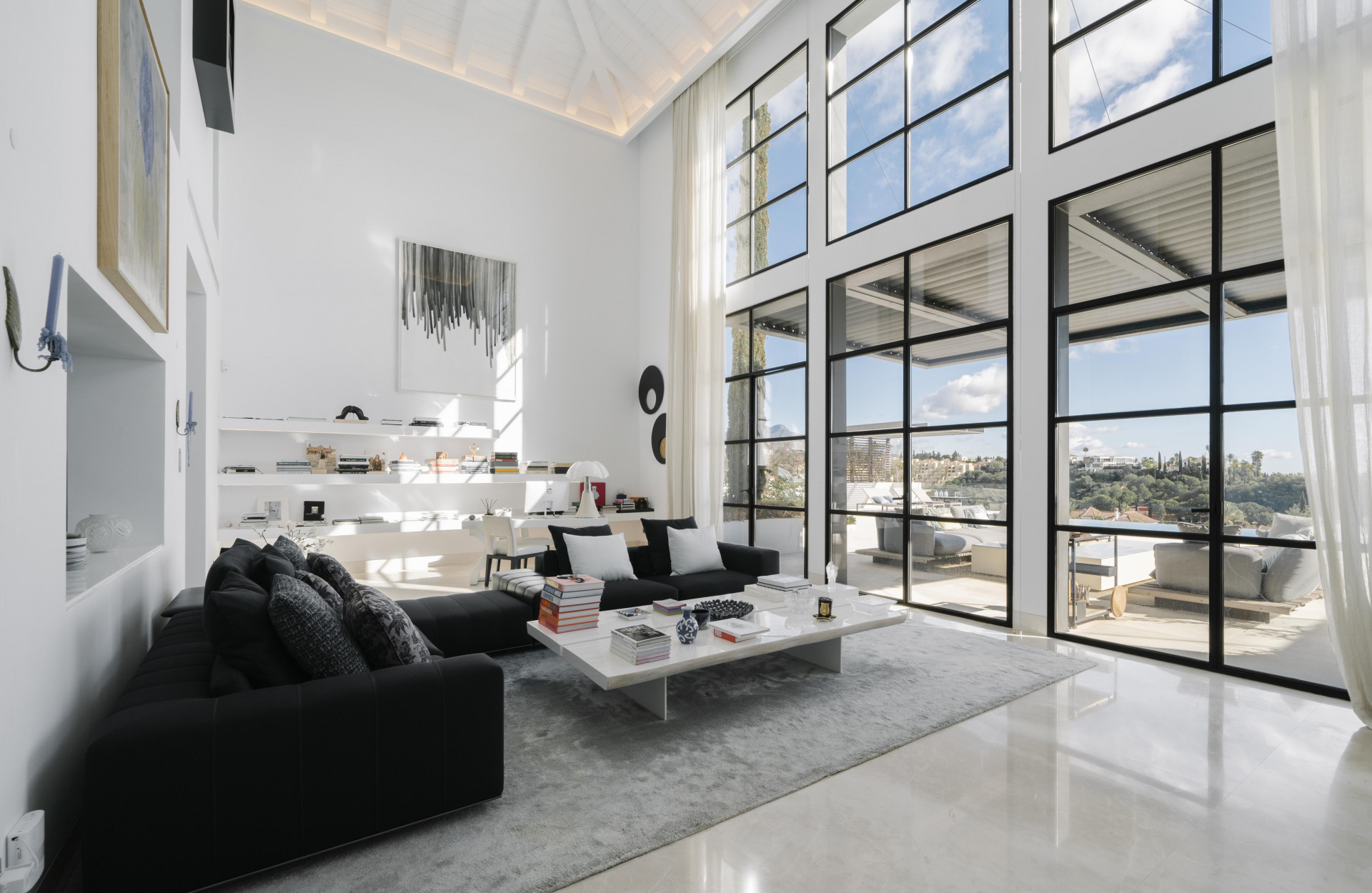 Exclusive 6-bed elegant villa with unmatched sea views in Los Flamingos in Benahavis