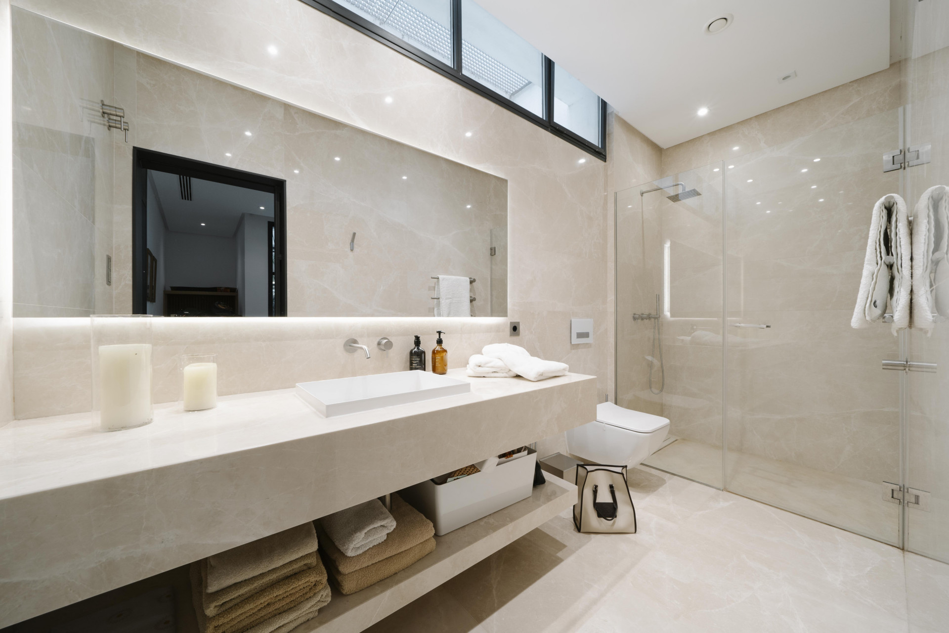 Exclusive 6-bed elegant villa with unmatched sea views in Los Flamingos in Benahavis