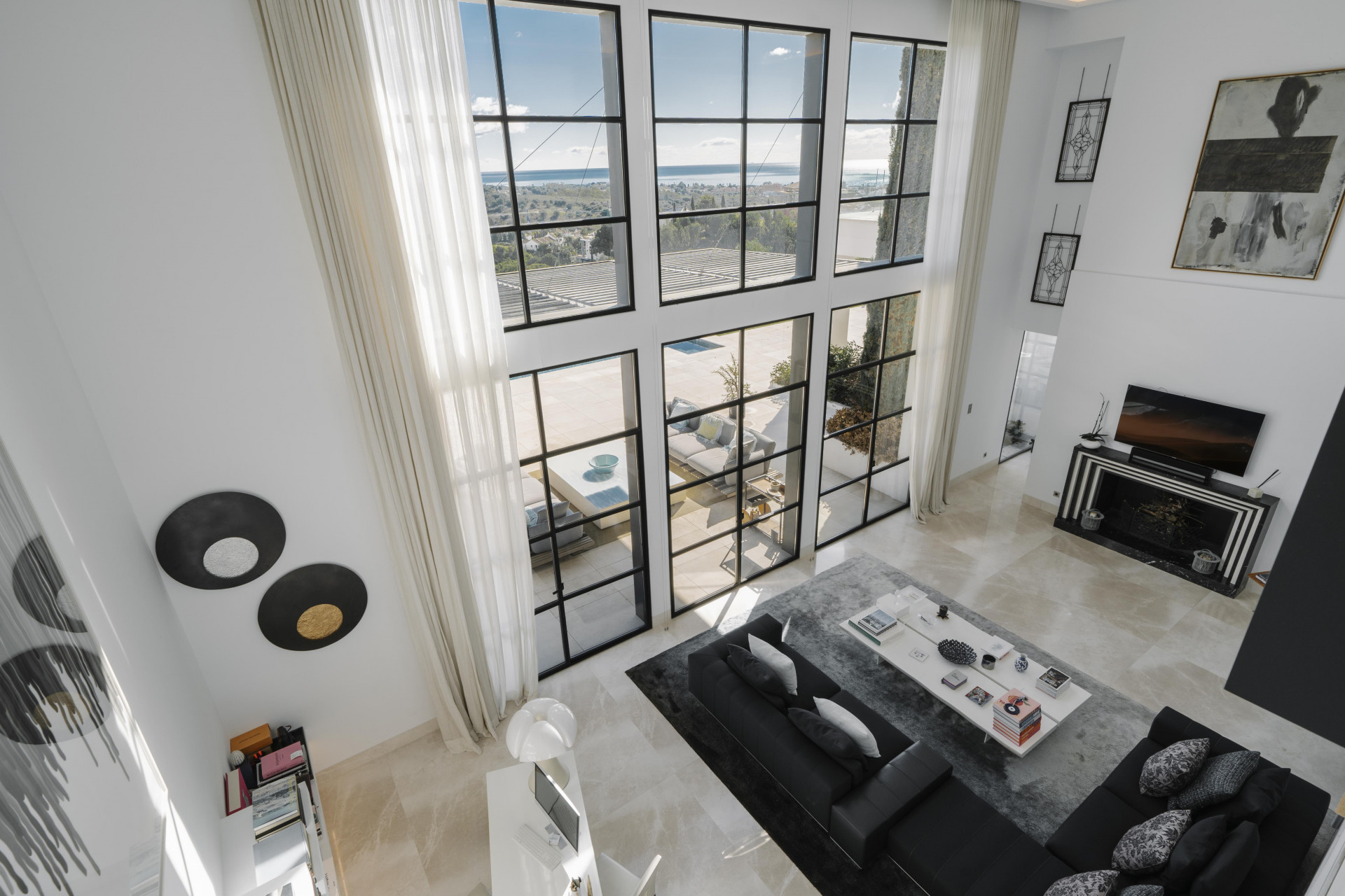 Exclusive 6-bed elegant villa with unmatched sea views in Los Flamingos in Benahavis