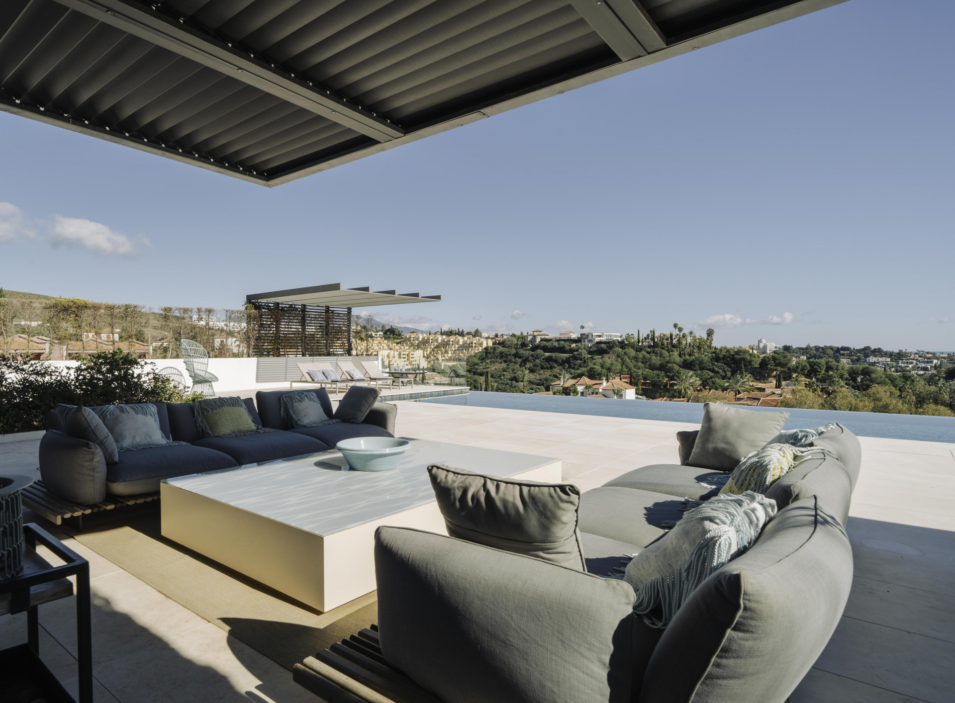 Exclusive 6-bed elegant villa with unmatched sea views in Los Flamingos in Benahavis
