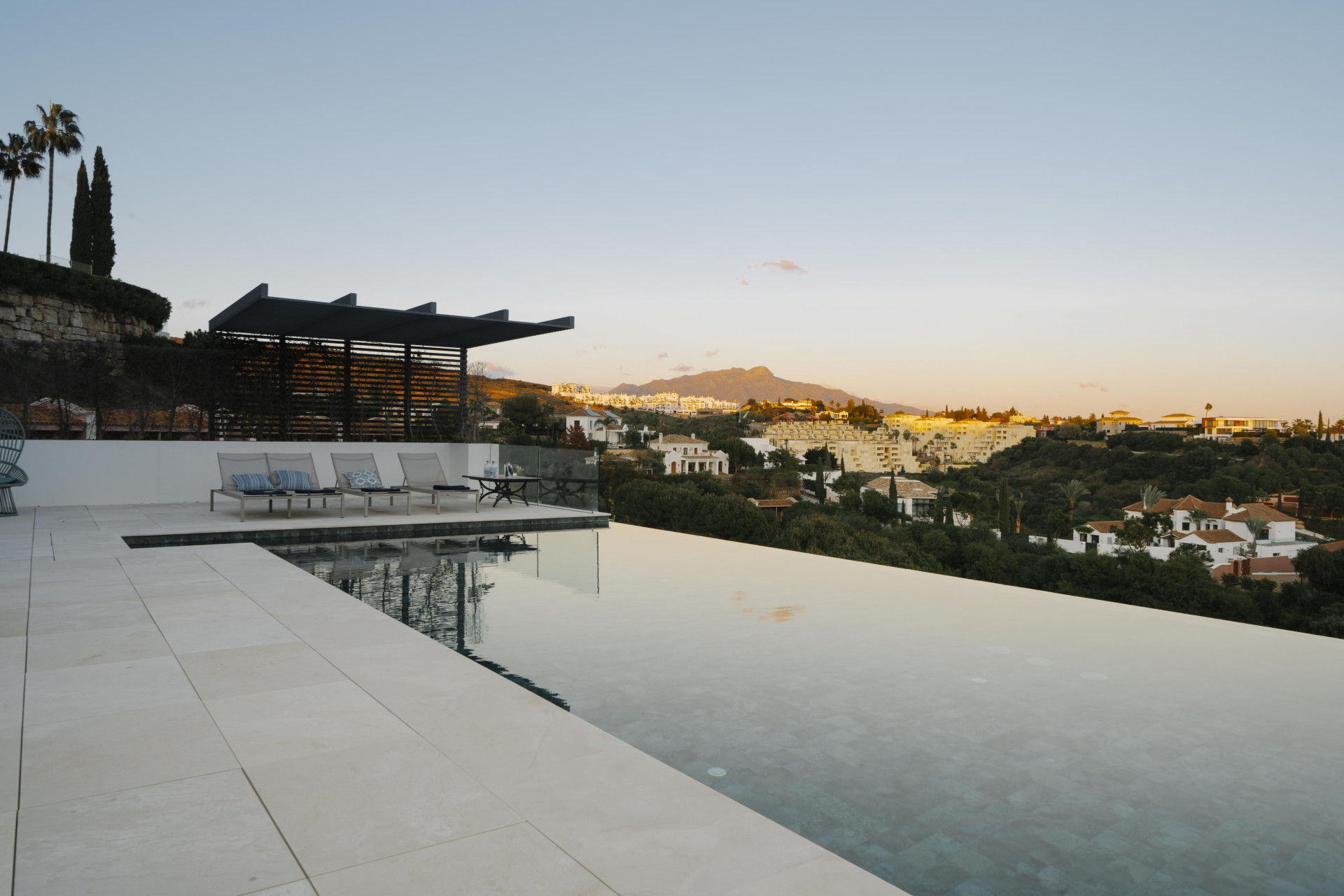 Exclusive 6-bed elegant villa with unmatched sea views in Los Flamingos in Benahavis