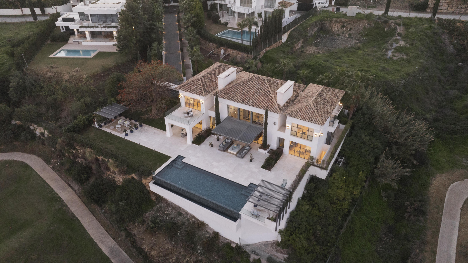 Exclusive 6-bed elegant villa with unmatched sea views in Los Flamingos in Benahavis