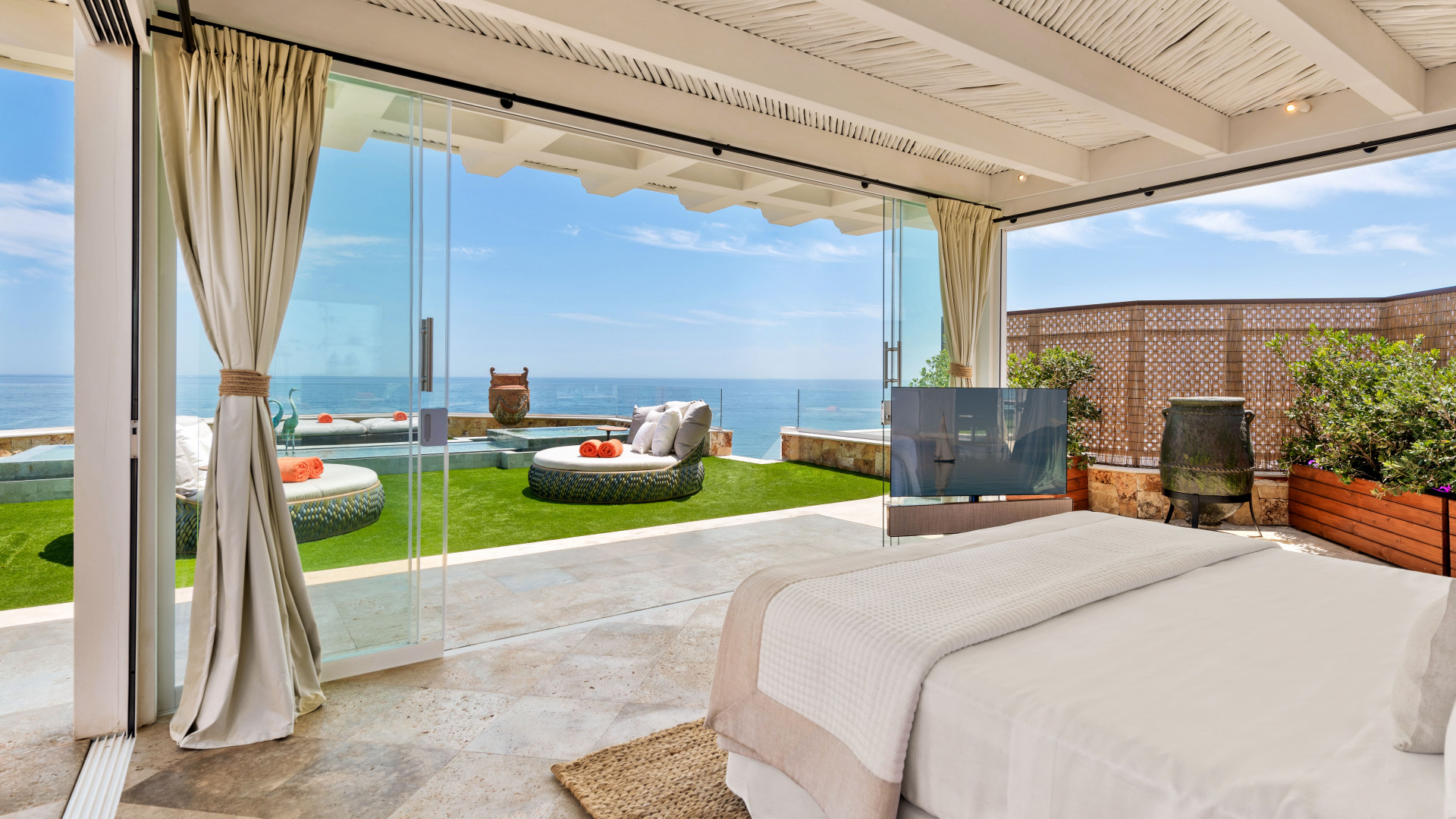 Frontline Beach Sky Villa in Playa Esmeralda in Marbella Golden Mile
