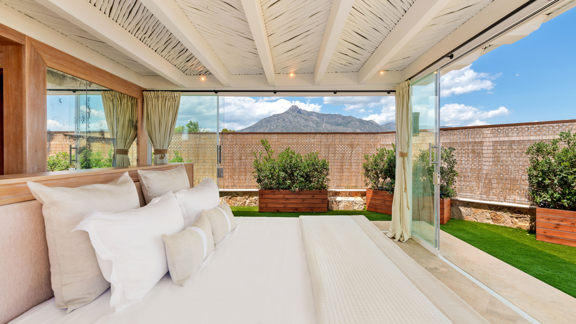Frontline Beach Sky Villa in Playa Esmeralda in Marbella Golden Mile