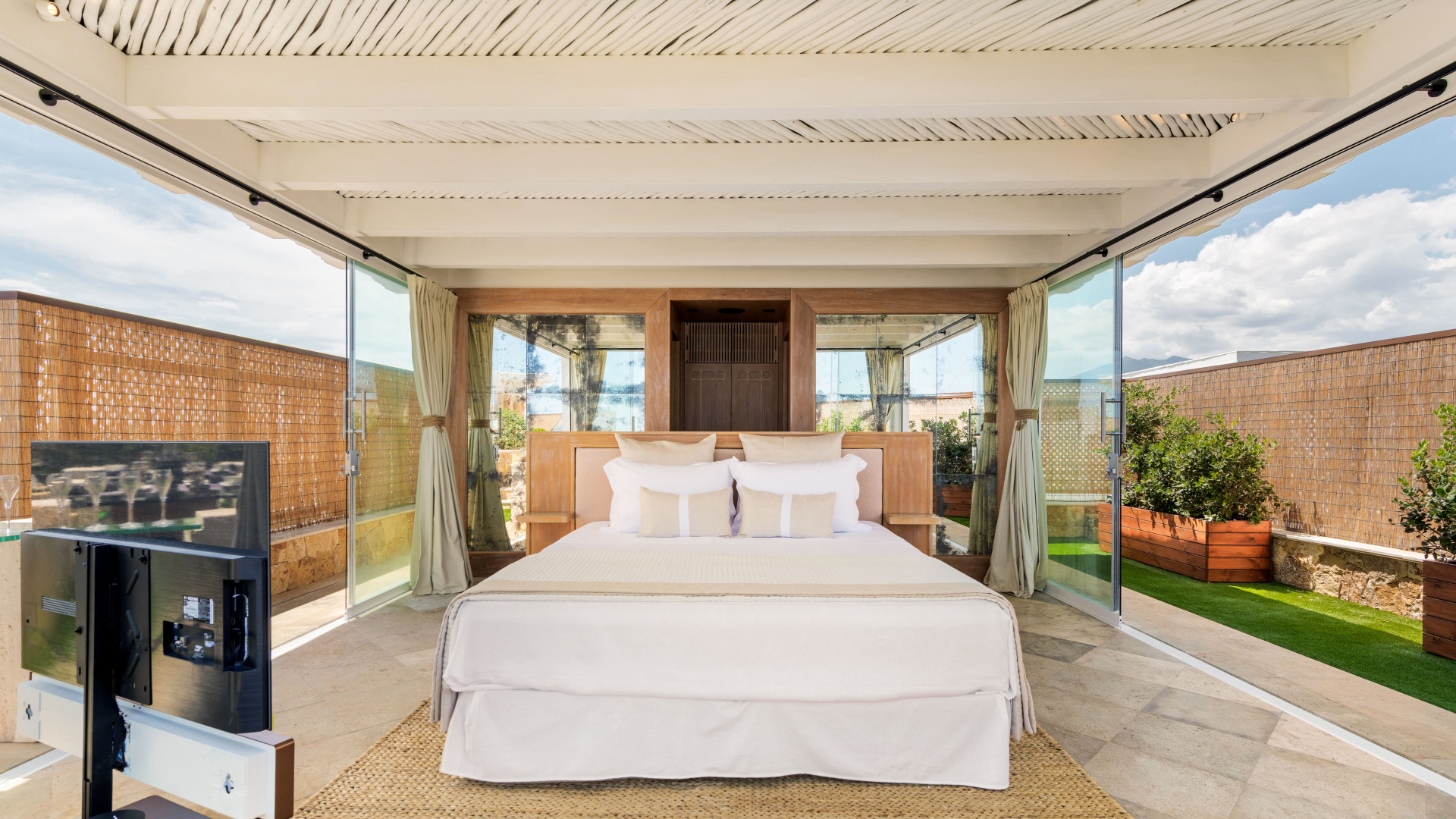 Frontline Beach Sky Villa in Playa Esmeralda in Marbella Golden Mile