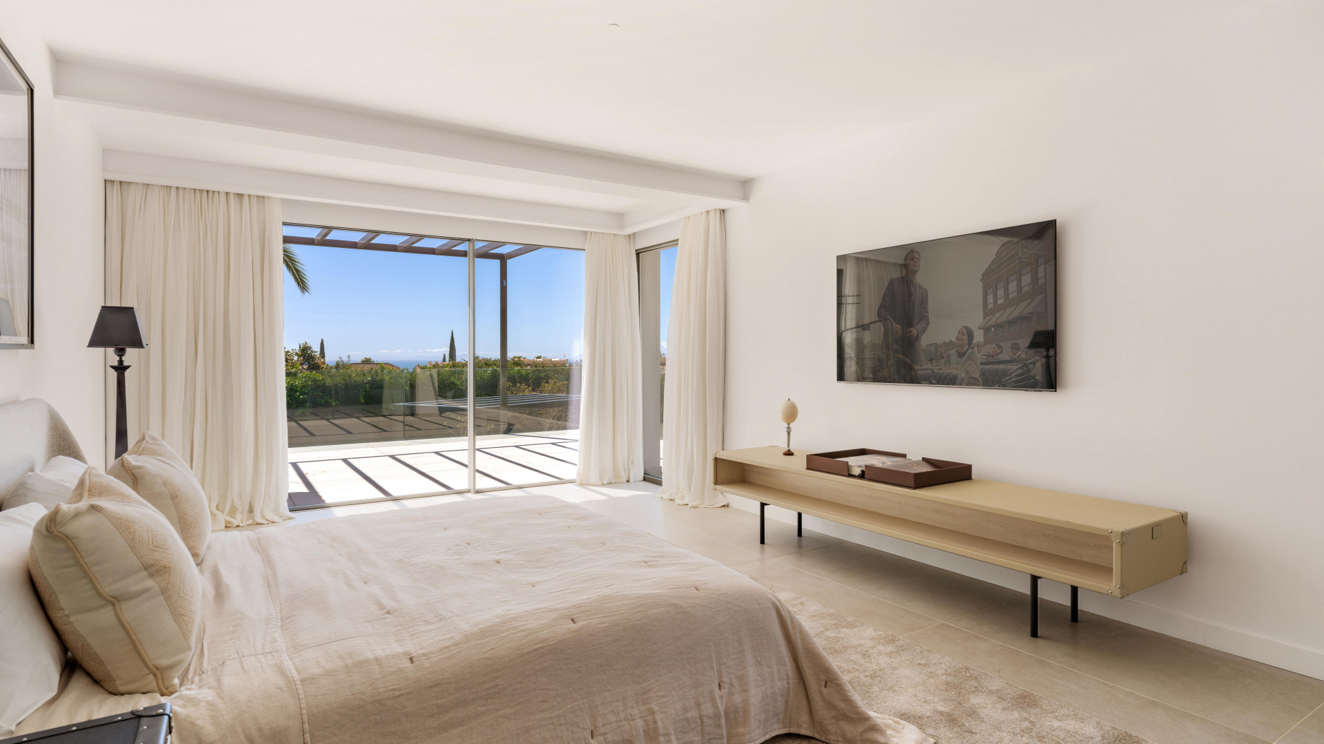 Situada en Nagüeles Marbella, esta villa ofrece vistas abiertas al Mediterráneo en Marbella Golden Mile
