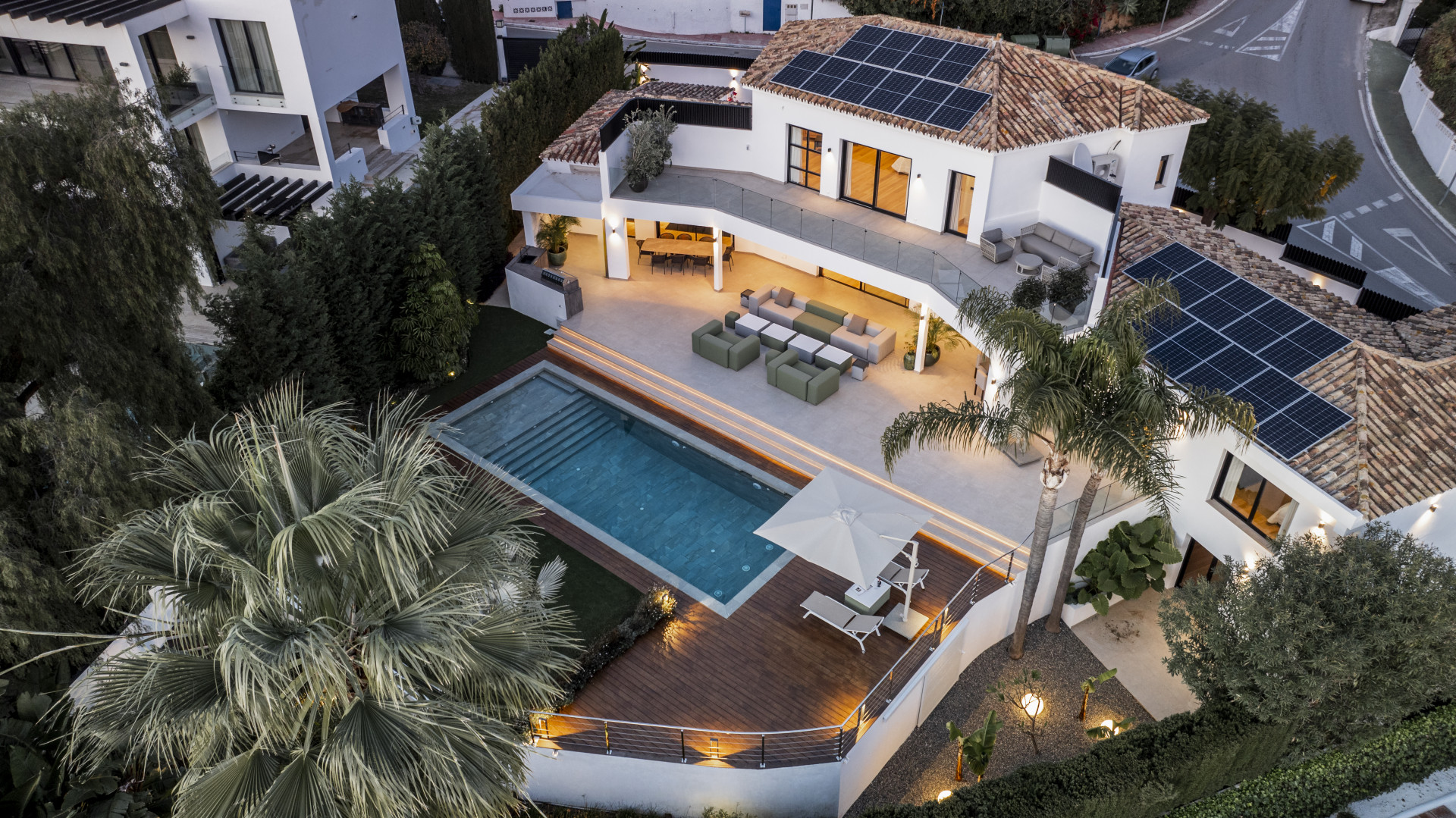 5-bed villa with sea views and South orientation in Nagüeles in Marbella Golden Mile