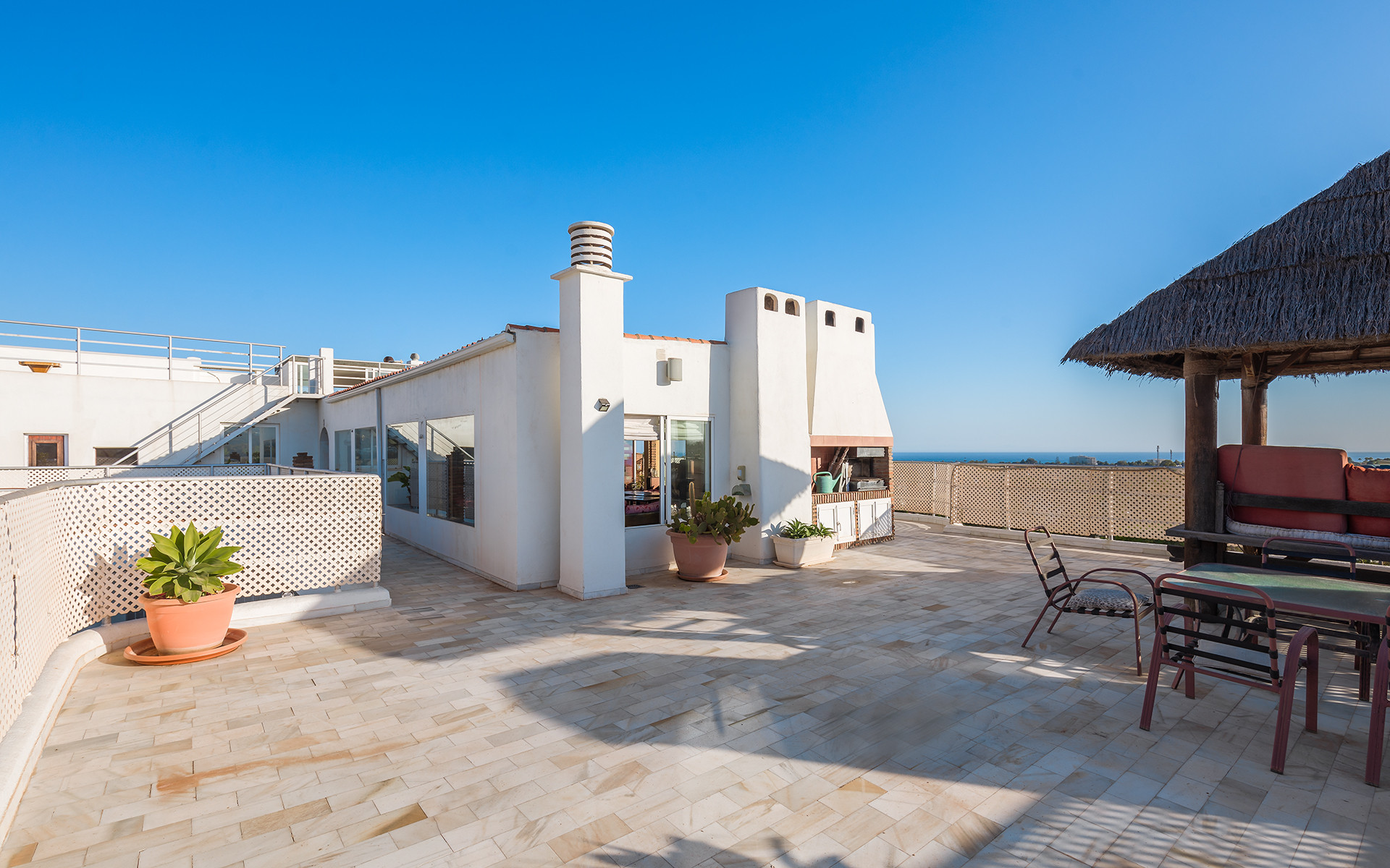 Huge penthouse at golf course in Guadalmina Alta in San Pedro de Alcantara