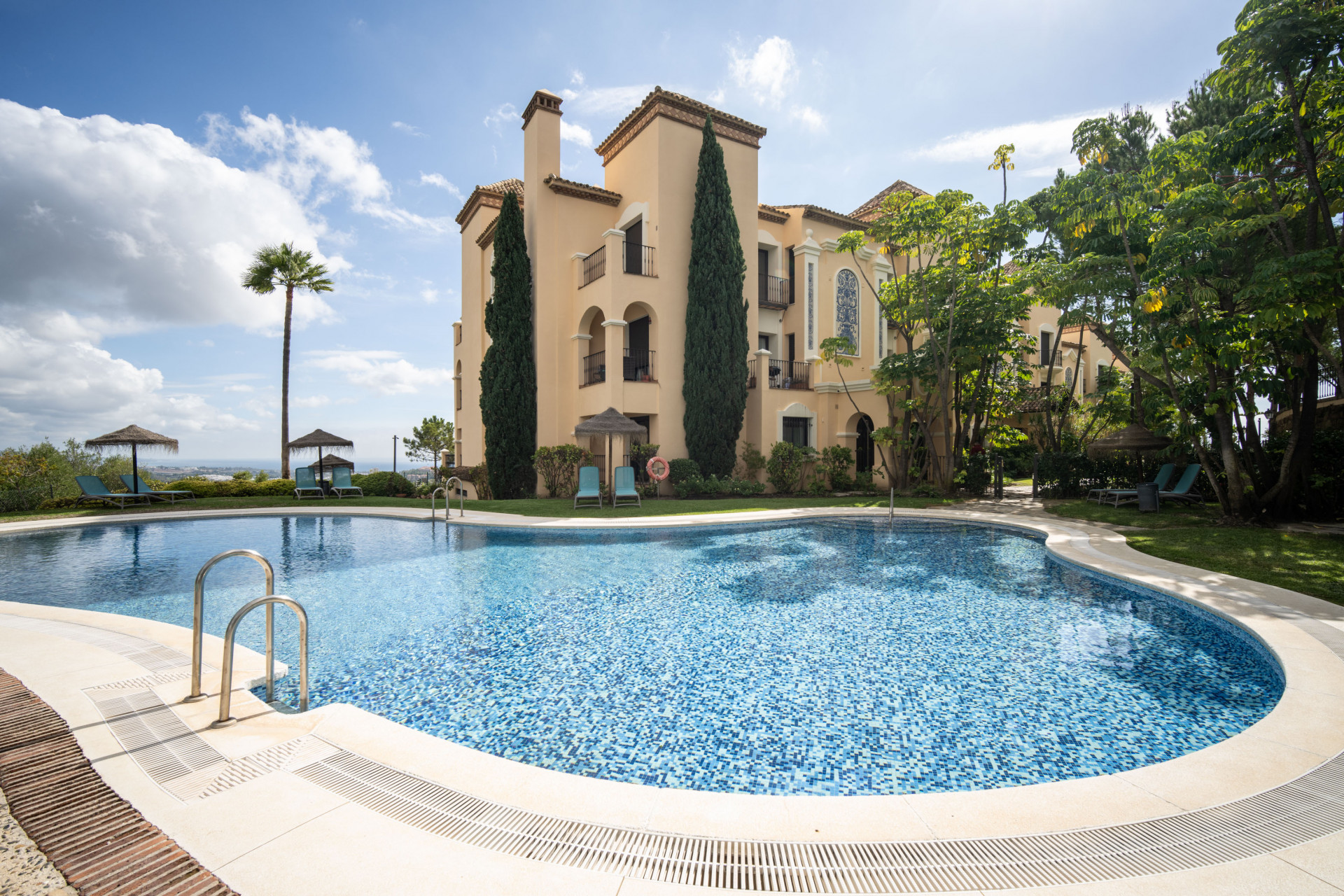 Penthouse met adembenemend panoramisch uitzicht in La Quinta in Benahavis