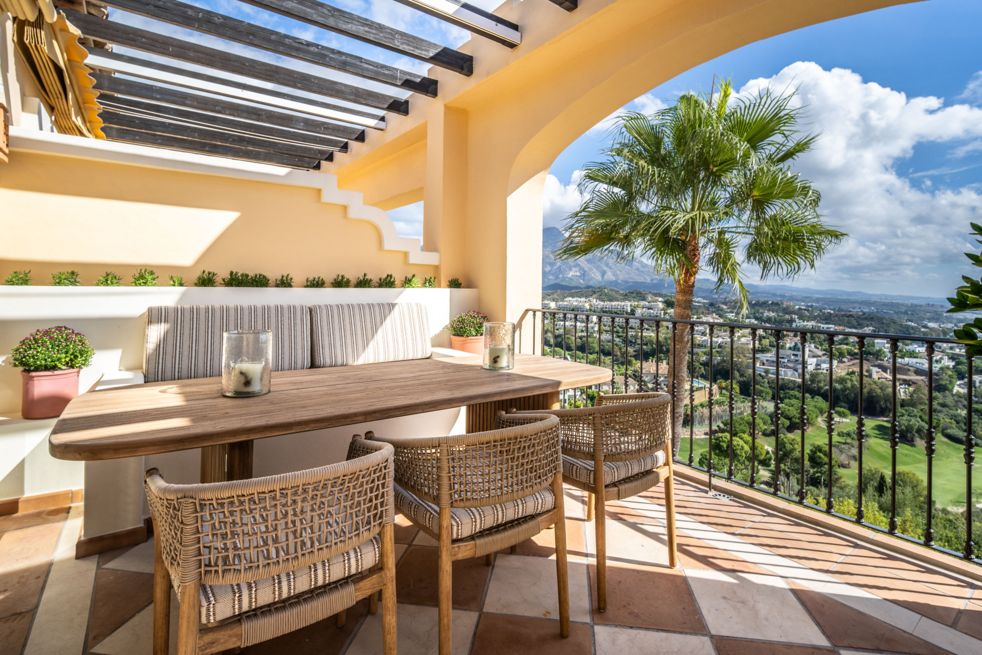 Penthouse met adembenemend panoramisch uitzicht in La Quinta in Benahavis