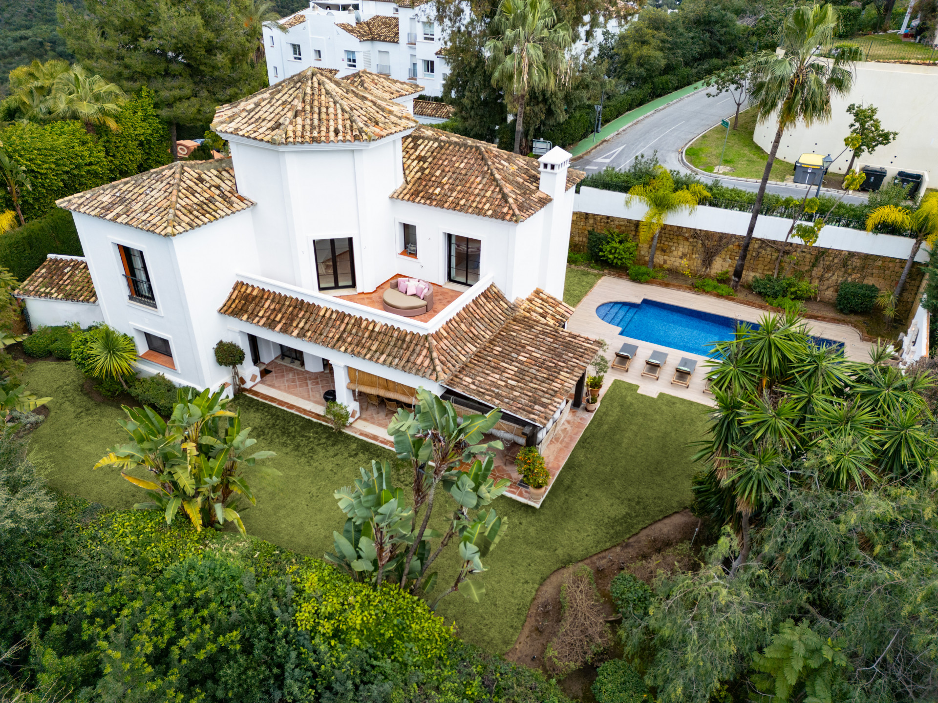 Penthouse met adembenemend panoramisch uitzicht in La Quinta in Benahavis