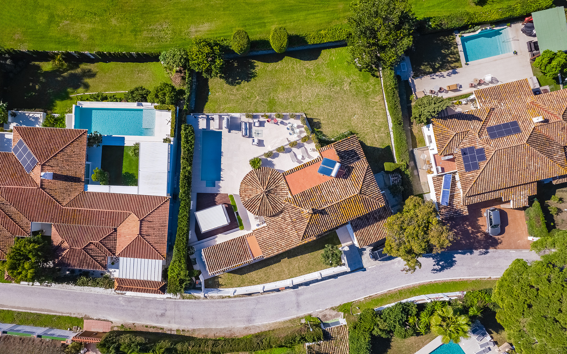 Villa en primera línea de golf totalmente renovada en Guadalmina Alta en San Pedro de Alcantara