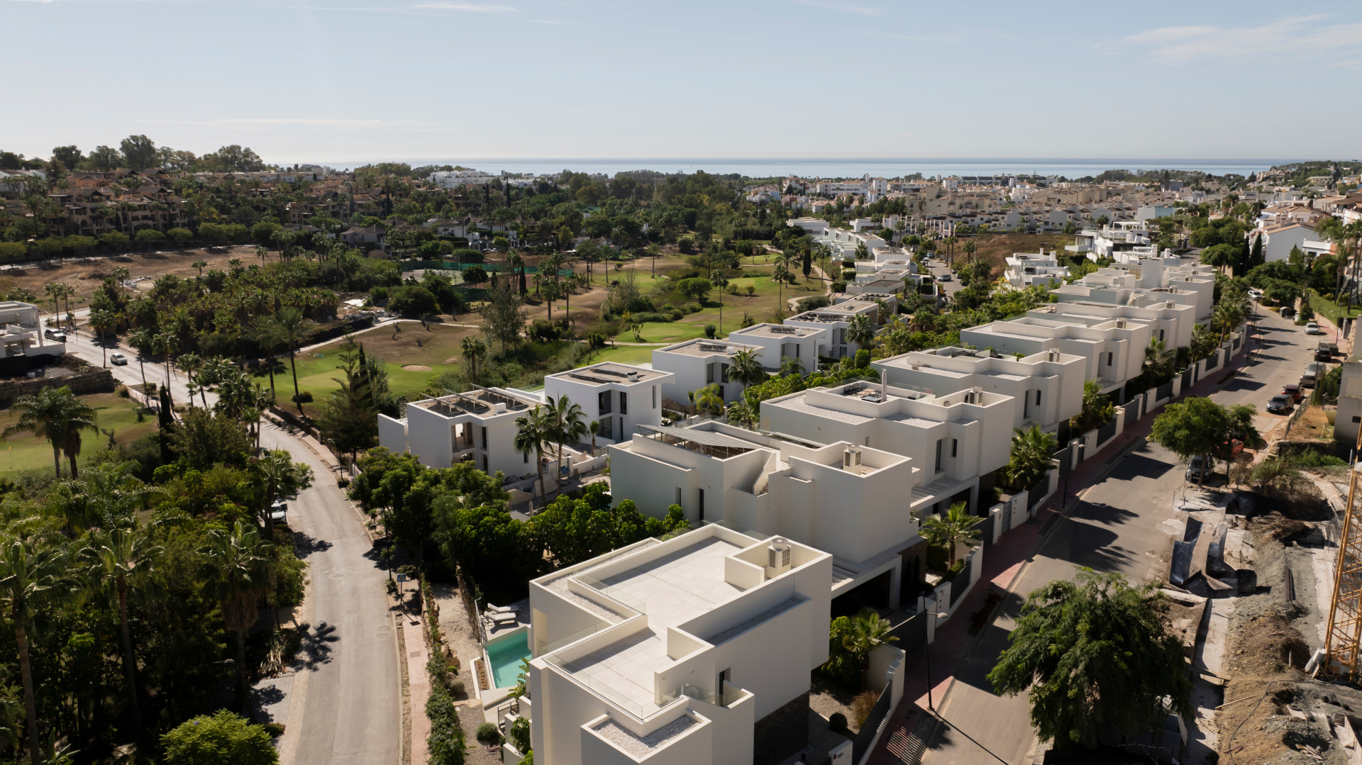 Lujosa Villa en Estepona Este: Una Oferta de Agencia Única en Estepona