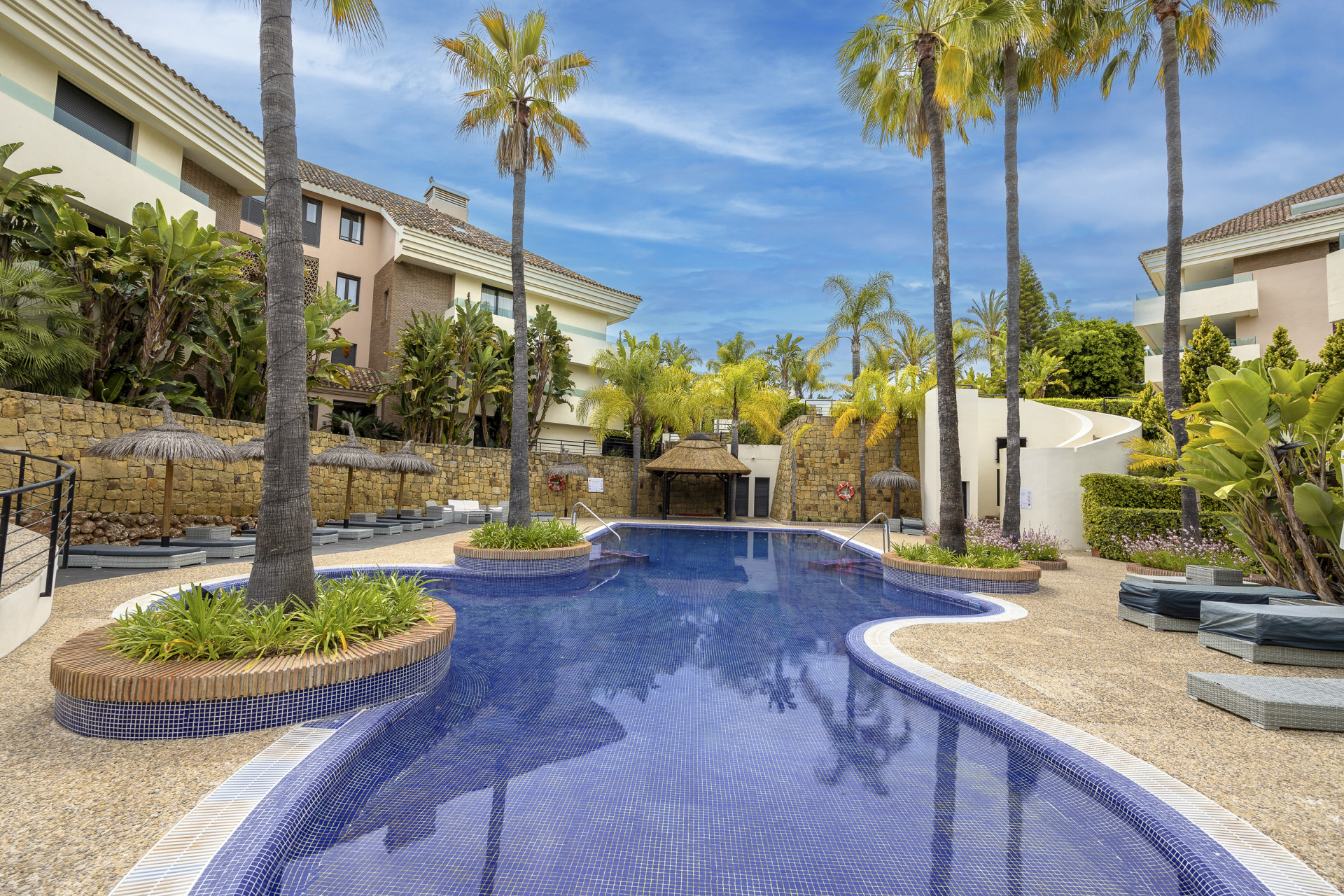 Beachside apartment 3 bedroom south west facing in Los Monteros. in Marbella