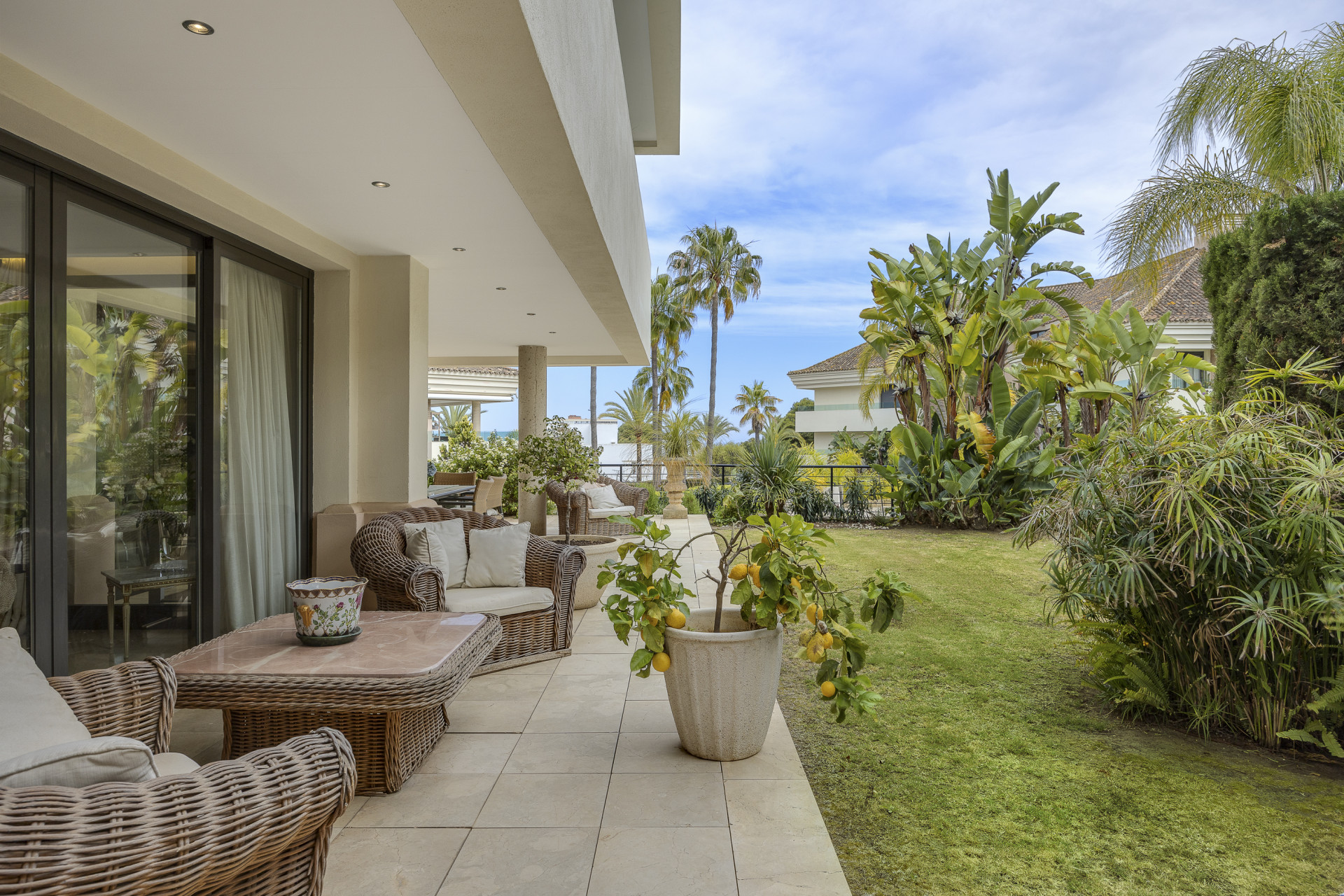 Beachside apartment 3 bedroom south west facing in Los Monteros. in Marbella