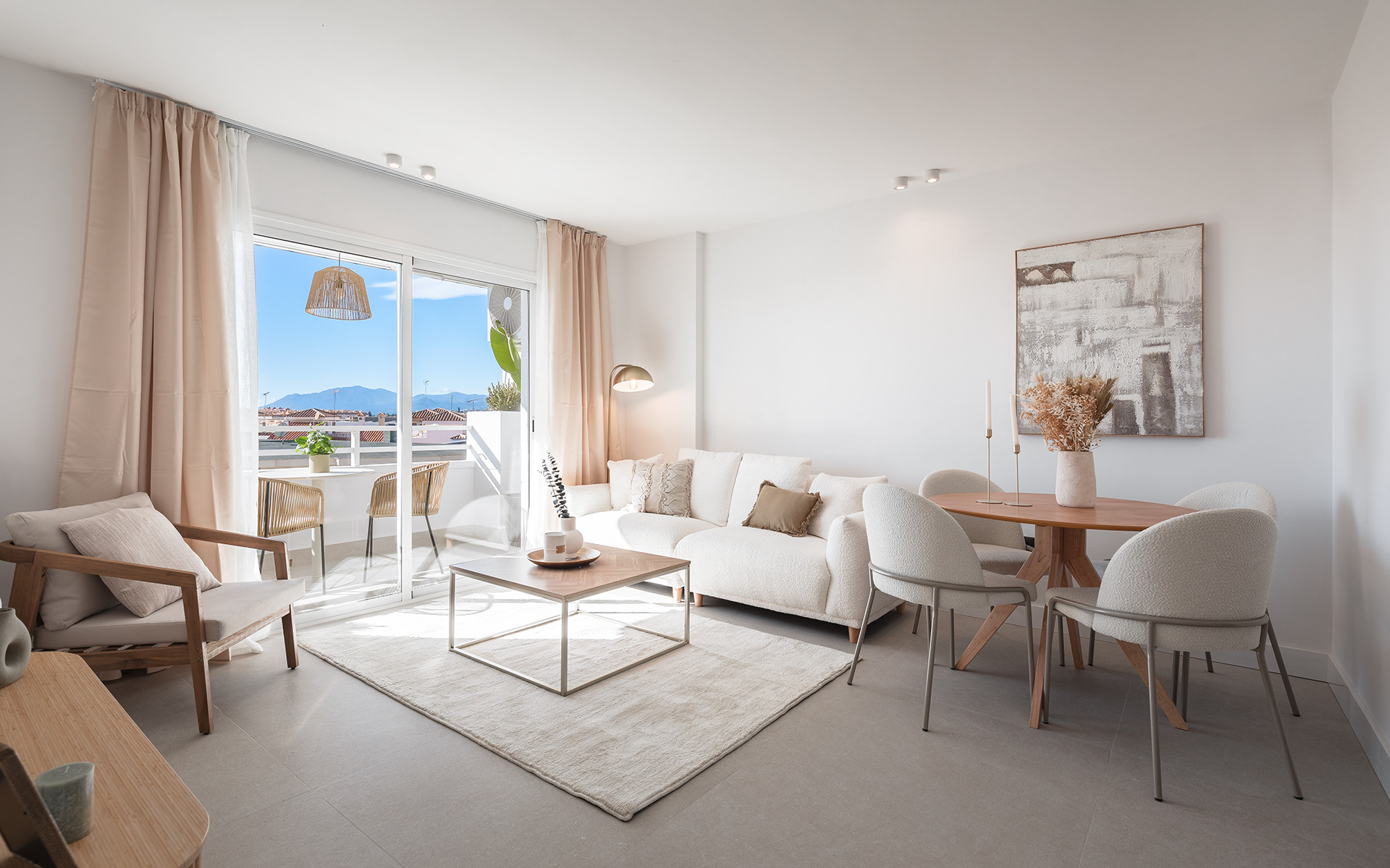 Modern volledig gerenoveerd appartement met zeezicht nabij La Cañada in Marbella