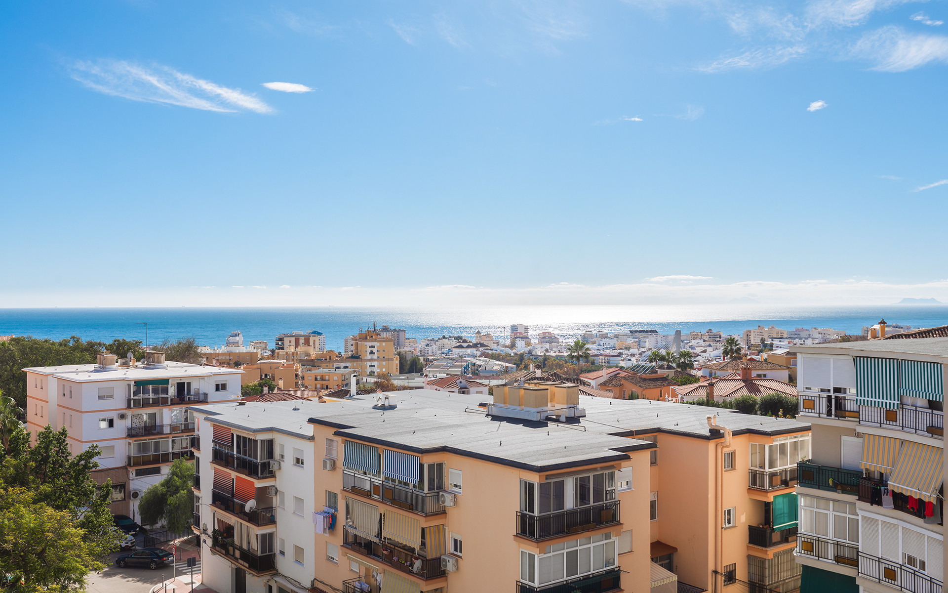 Modern volledig gerenoveerd appartement met zeezicht nabij La Cañada in Marbella