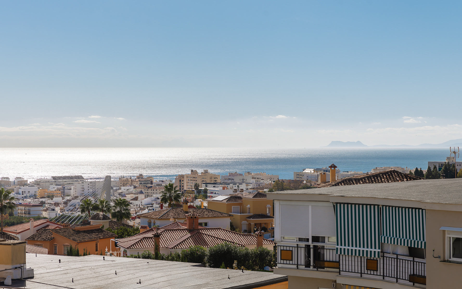 Modern volledig gerenoveerd appartement met zeezicht nabij La Cañada in Marbella