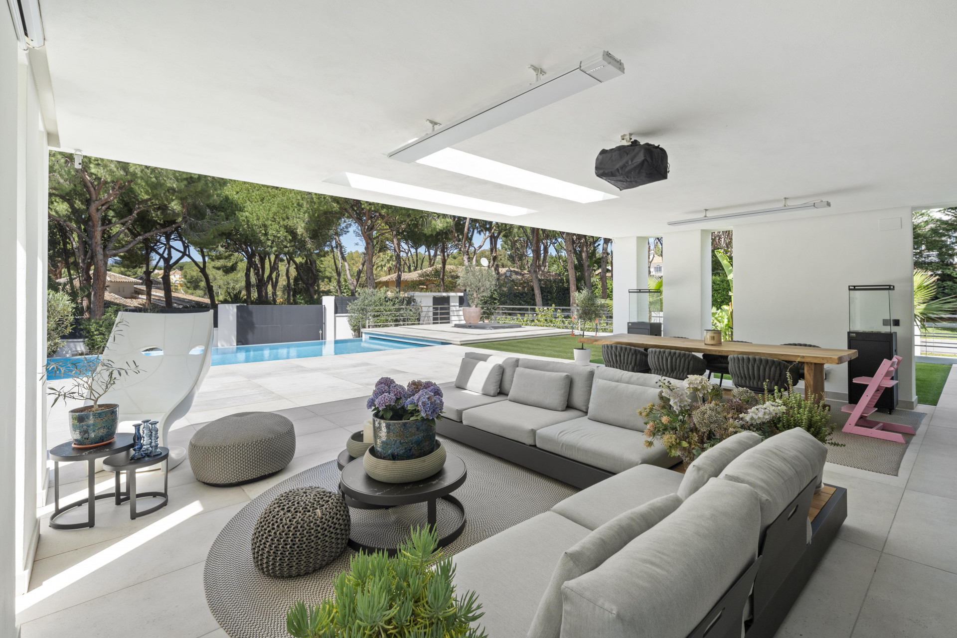 Luxurious villa close to everything in Hacienda Las Chapas in Marbella Este