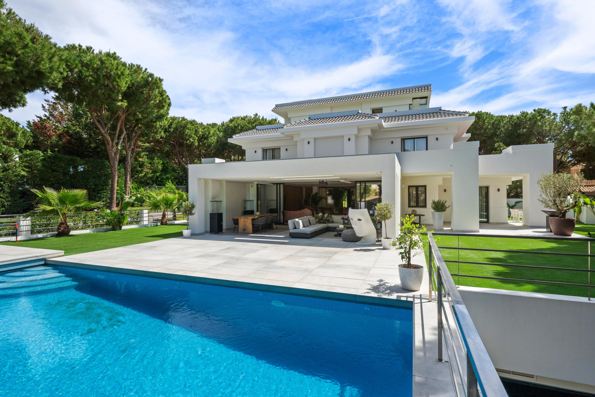 Luxurious villa close to everything in Hacienda Las Chapas in Marbella Este