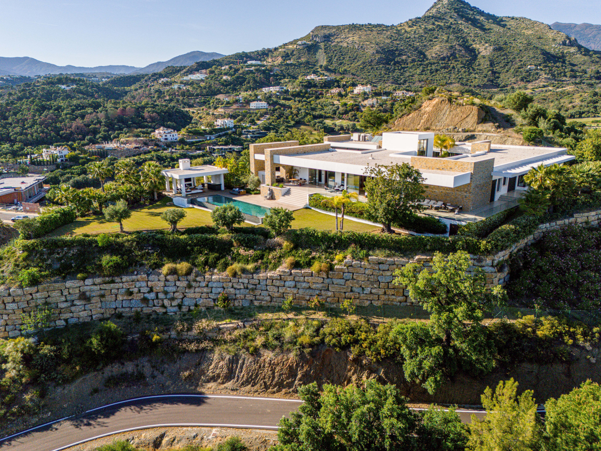 Brand-new ultra-modern villa with panoramic views in Marbella Golf Resort in Benahavis