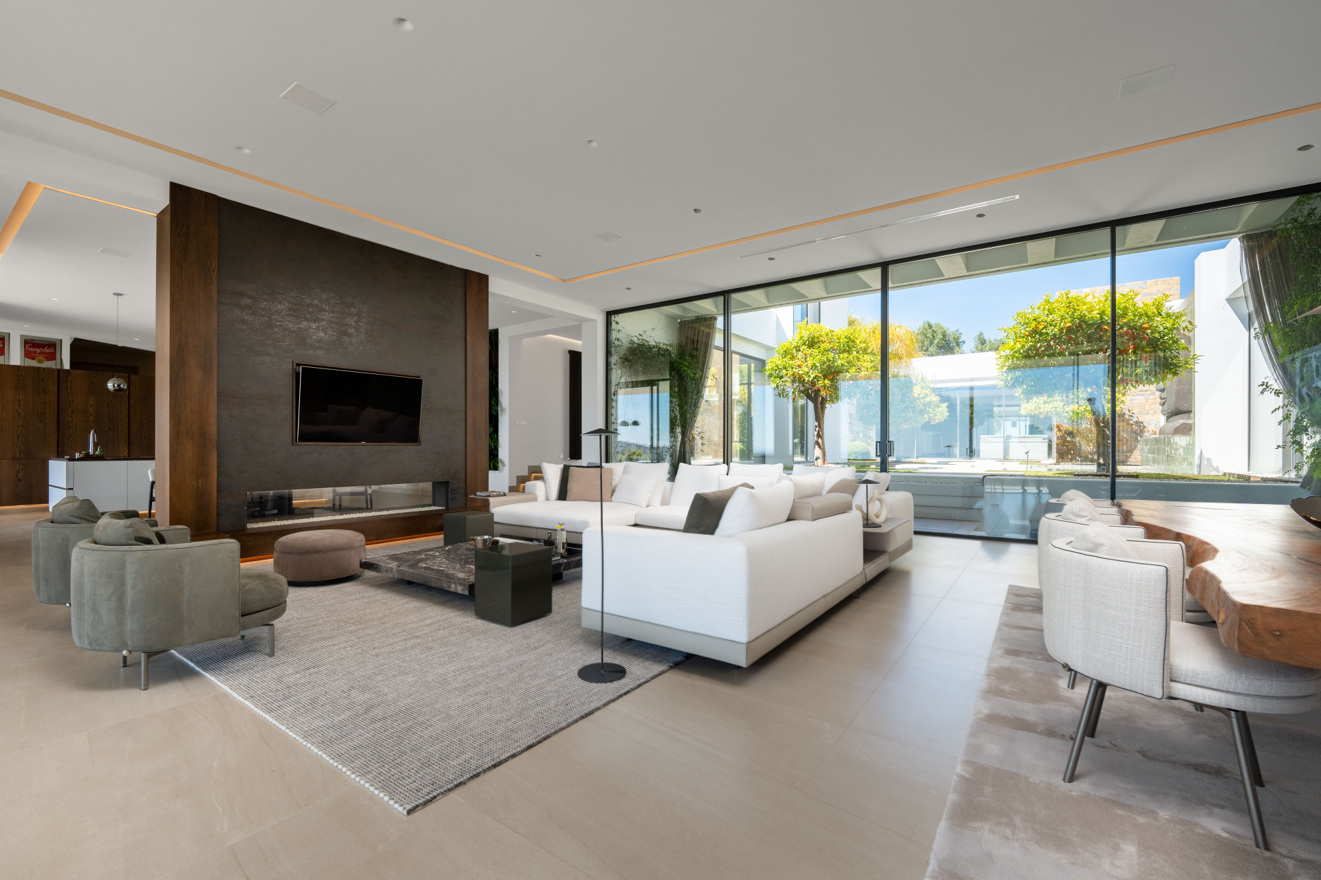 Brand-new ultra-modern villa with panoramic views in Marbella Golf Resort in Benahavis