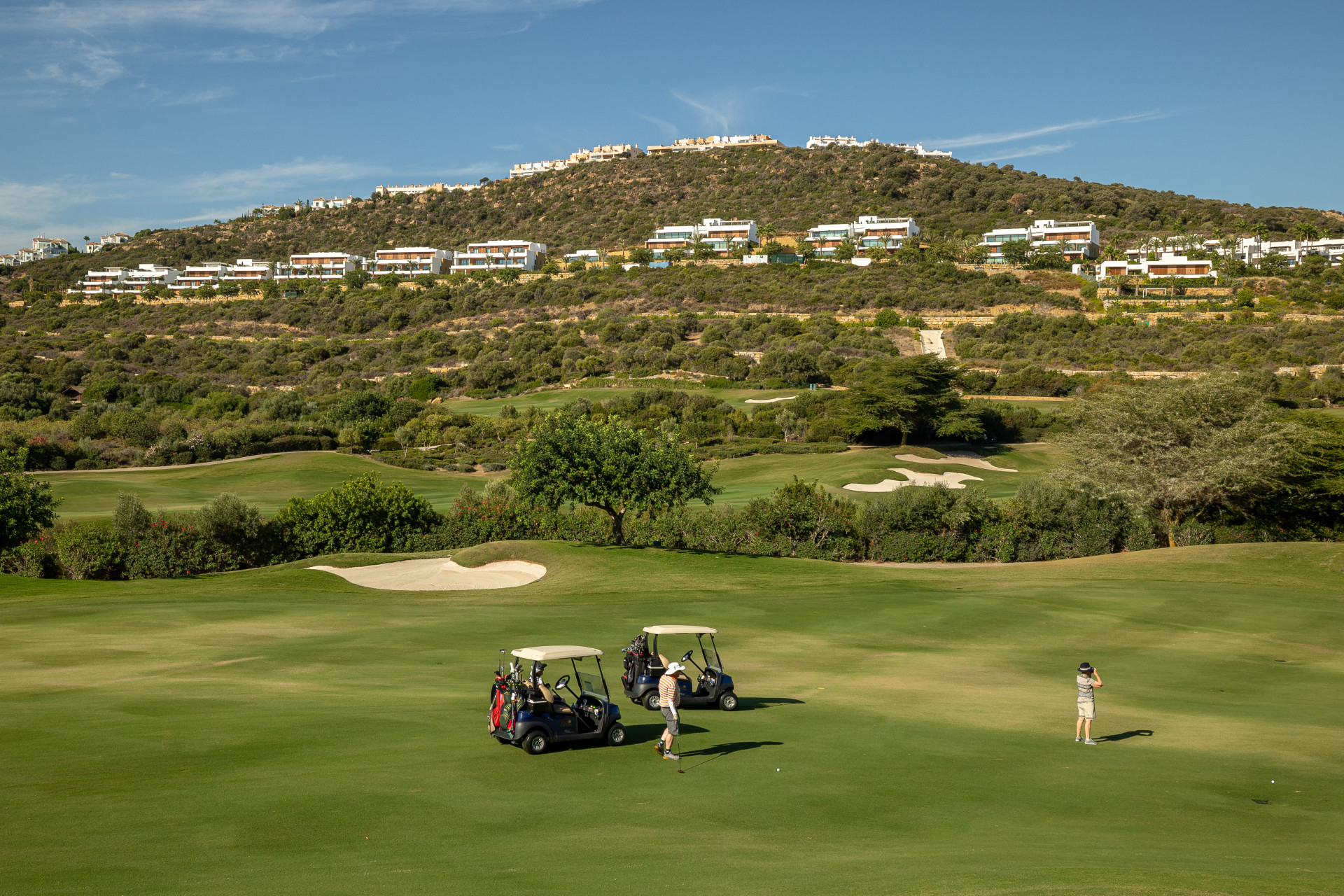 Albercas 5 – Frontline golf apartment with privacy, sea views, and a five-star resort lifestyle in Casares in Casares