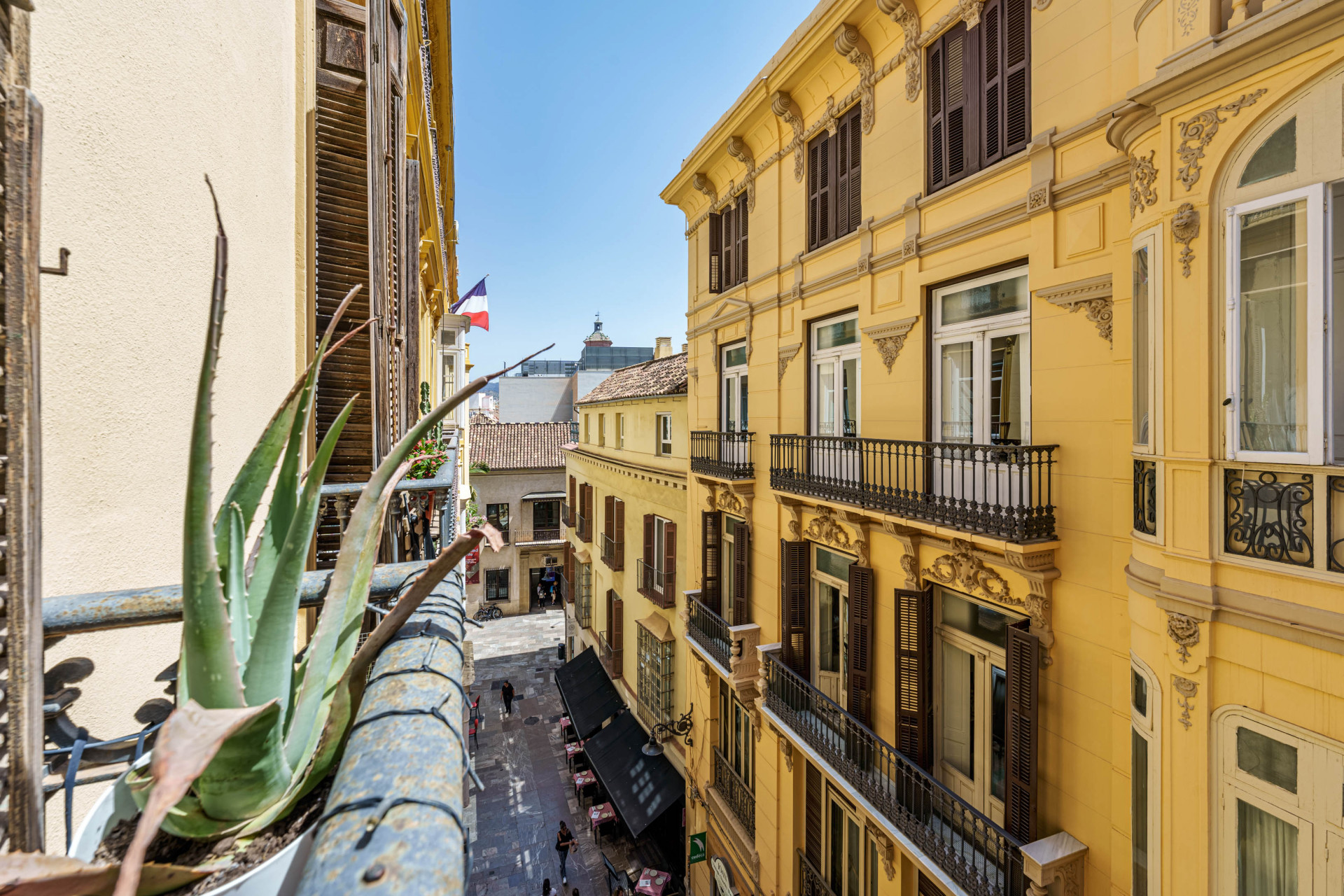 Ruime flat in het historische centrum van Malaga in Malaga