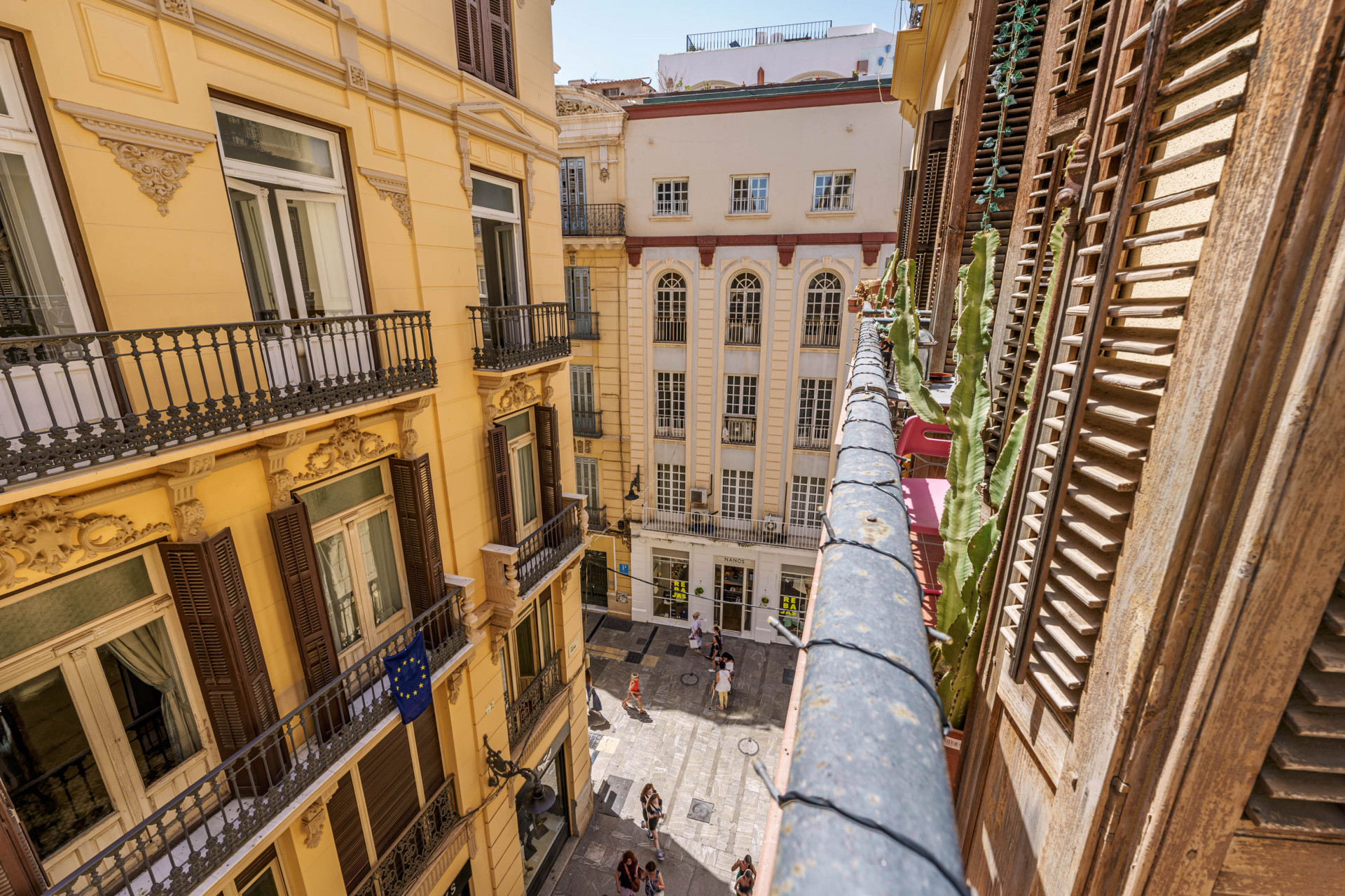 Ruime flat in het historische centrum van Malaga in Malaga