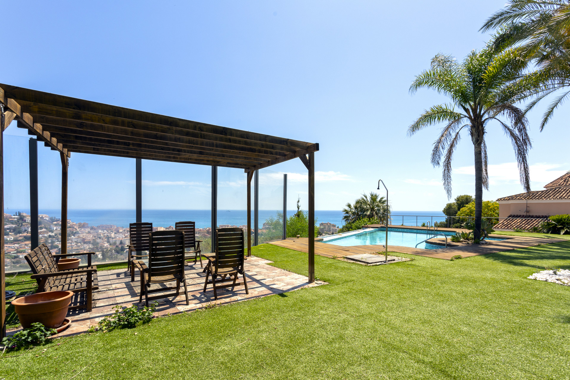 Luxury villa with panoramic sea views in Pinares de San Anton in Malaga