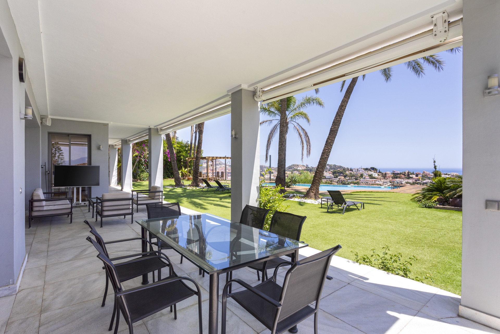 Luxury villa with panoramic sea views in Pinares de San Anton in Malaga