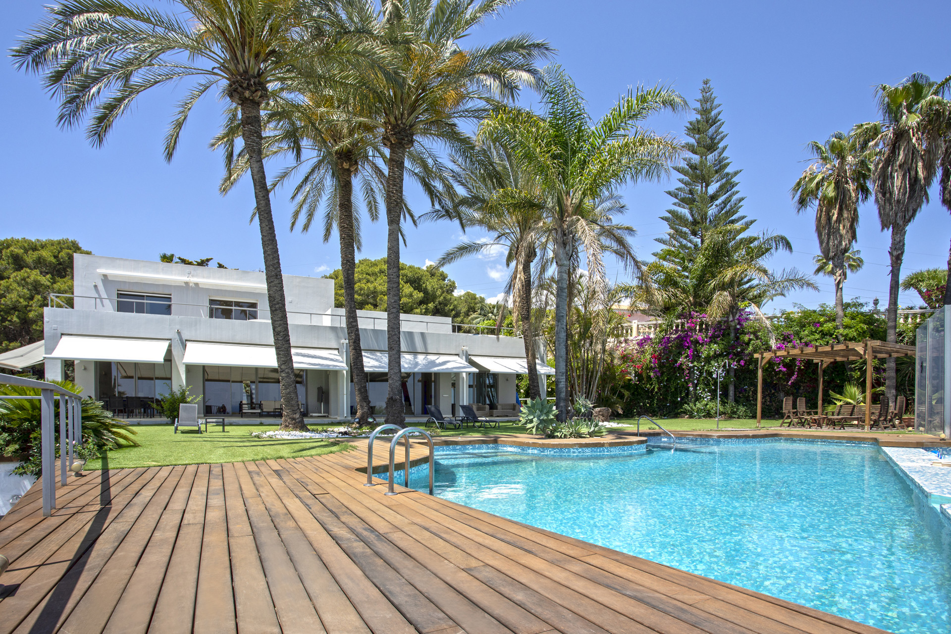 Villa for sale in <i>Pinares de San Antón, </i>Malaga - Este