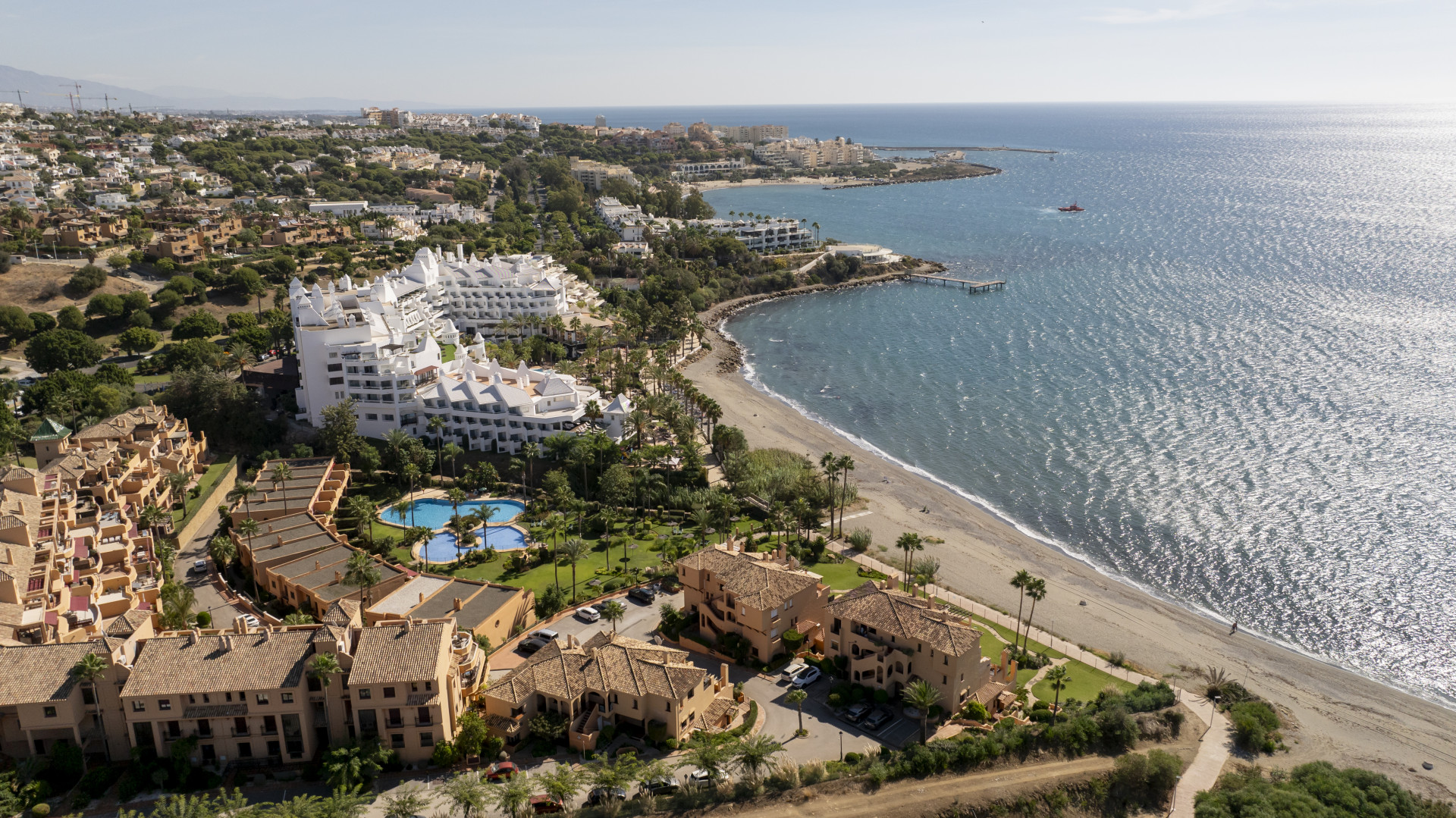 Lujoso apartamento en primera línea de playa en Estepona