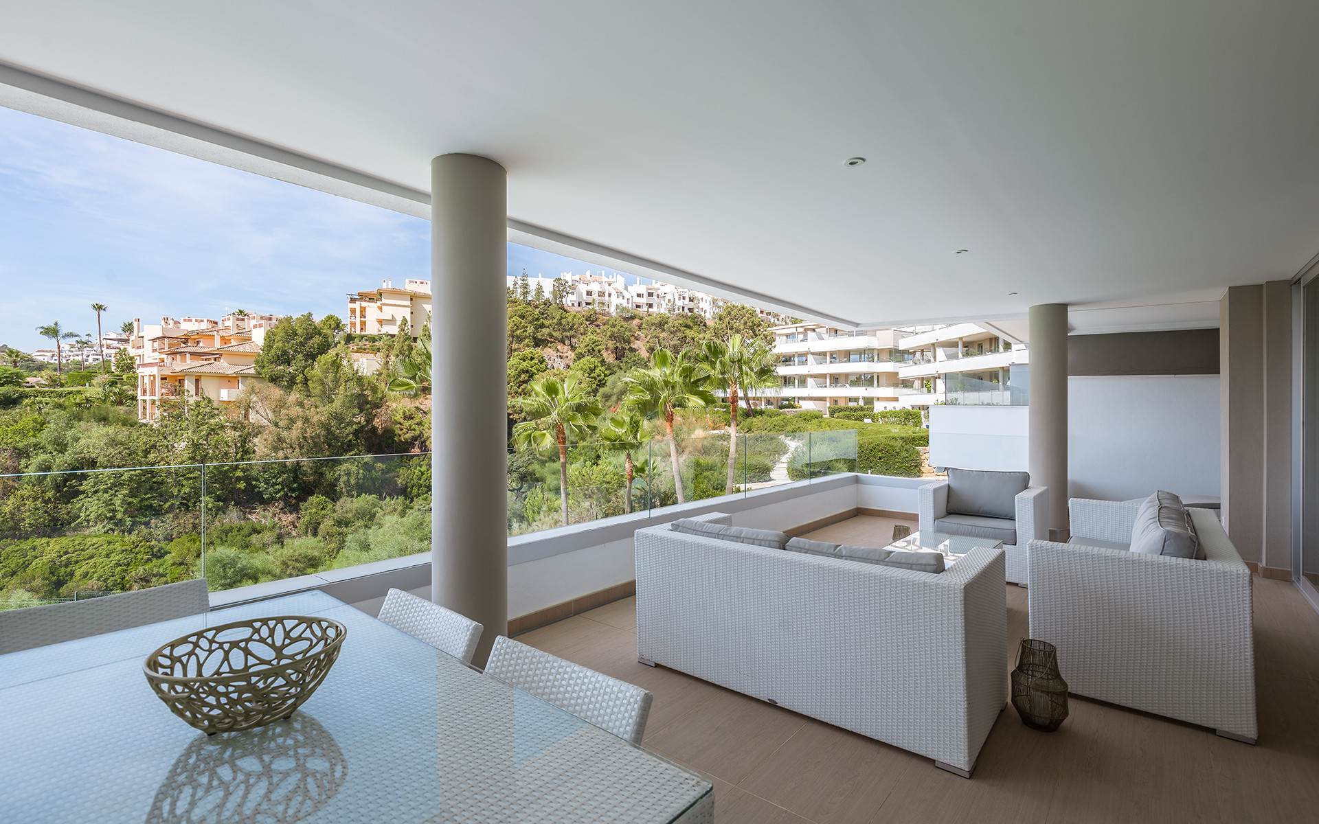 3-bedroom modern apartment with nice views in La Reserva de Alcuzcuz in Benahavis