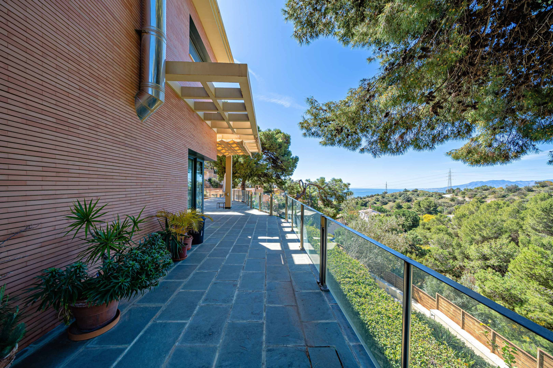 Villa con vistas al mar situada en una tranquila calle sin salida en Málaga Este en Malaga